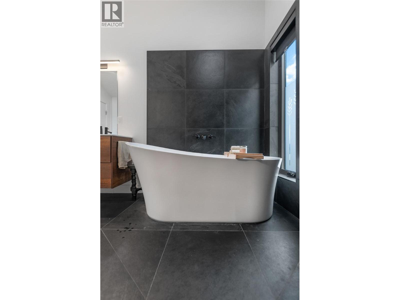 2710 Workman Place, Naramata, British Columbia  V0H 1N0 - Photo 19 - 10401712