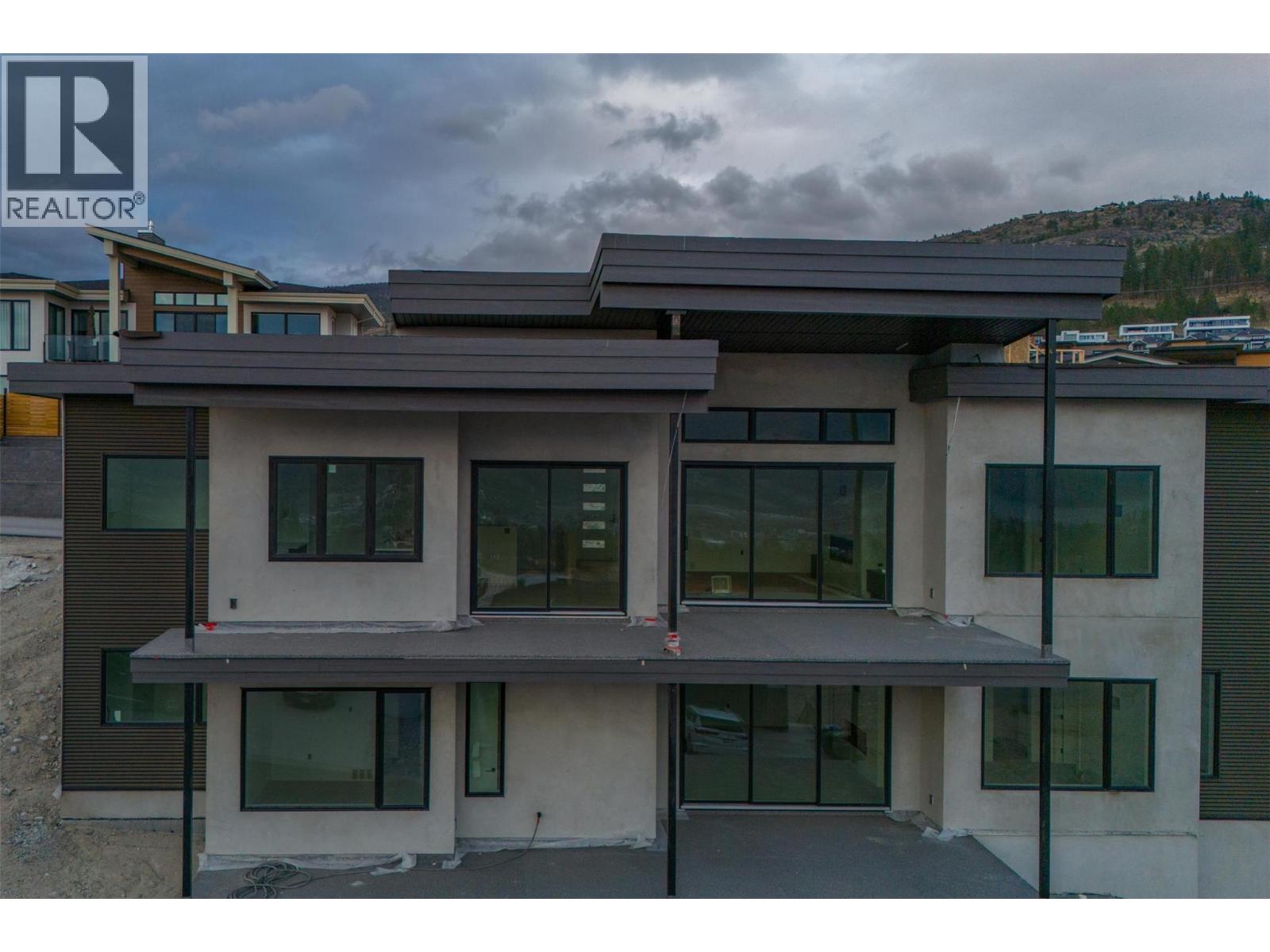 1092 Antler Drive, Penticton, British Columbia  V2A 0J8 - Photo 4 - 10401799