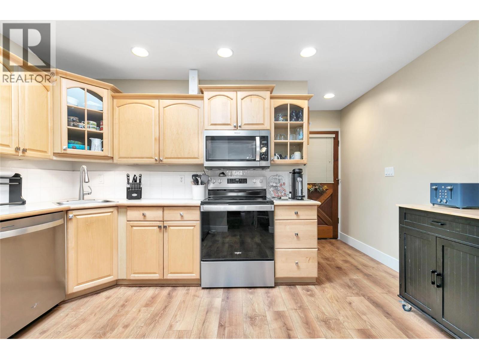 1660 Ufton Court Unit# 209, Kelowna, British Columbia  V1Y 8G7 - Photo 4 - 10401775