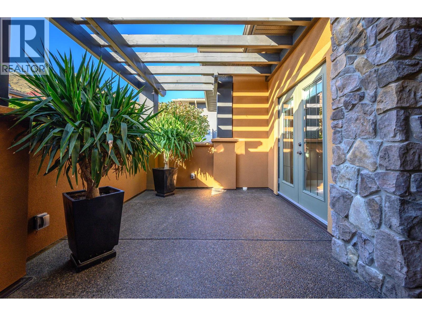328 Cordon Place, Vernon, British Columbia  V1H 1Z9 - Photo 4 - 10401455