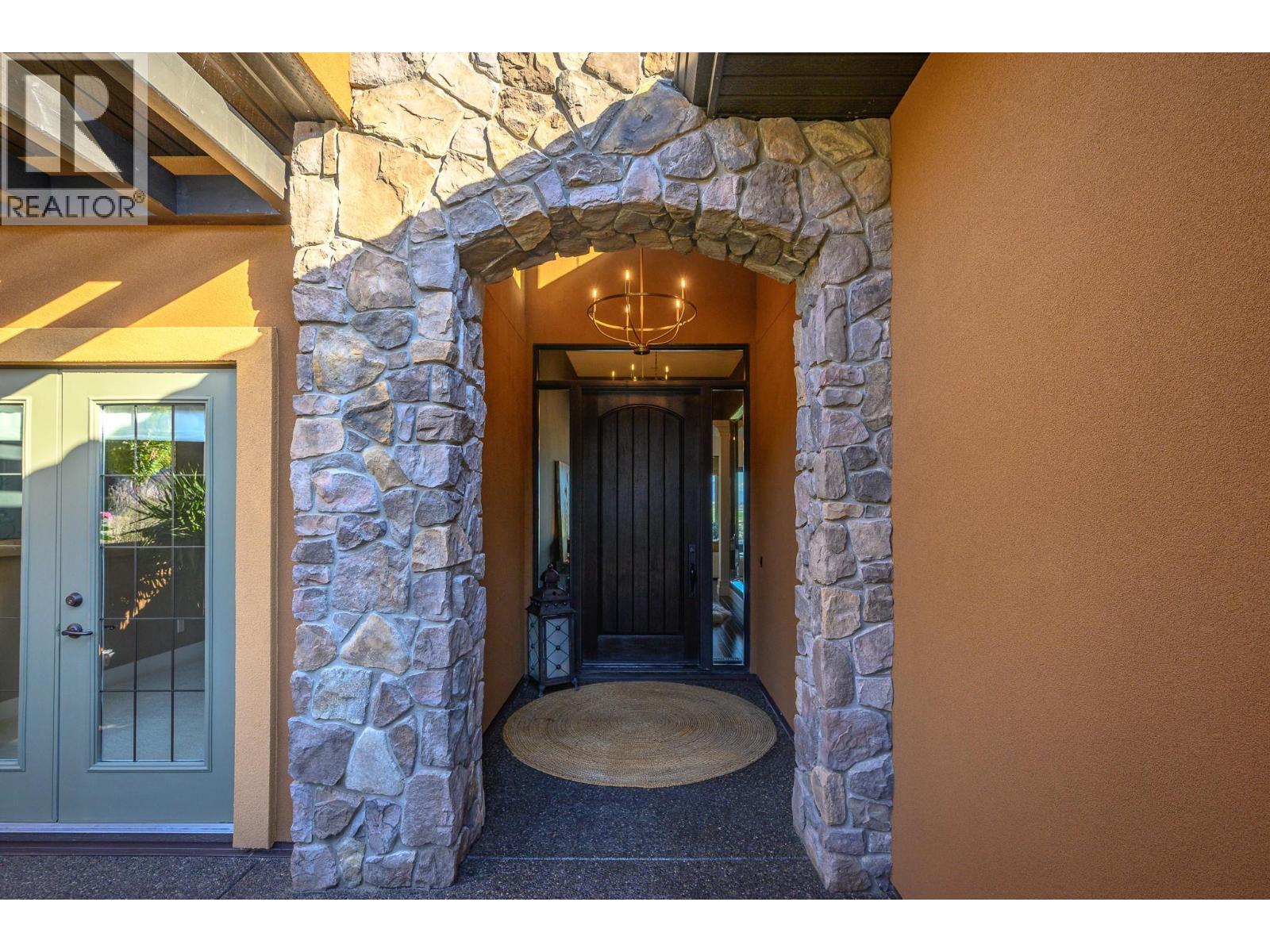 328 Cordon Place, Vernon, British Columbia  V1H 1Z9 - Photo 5 - 10401455