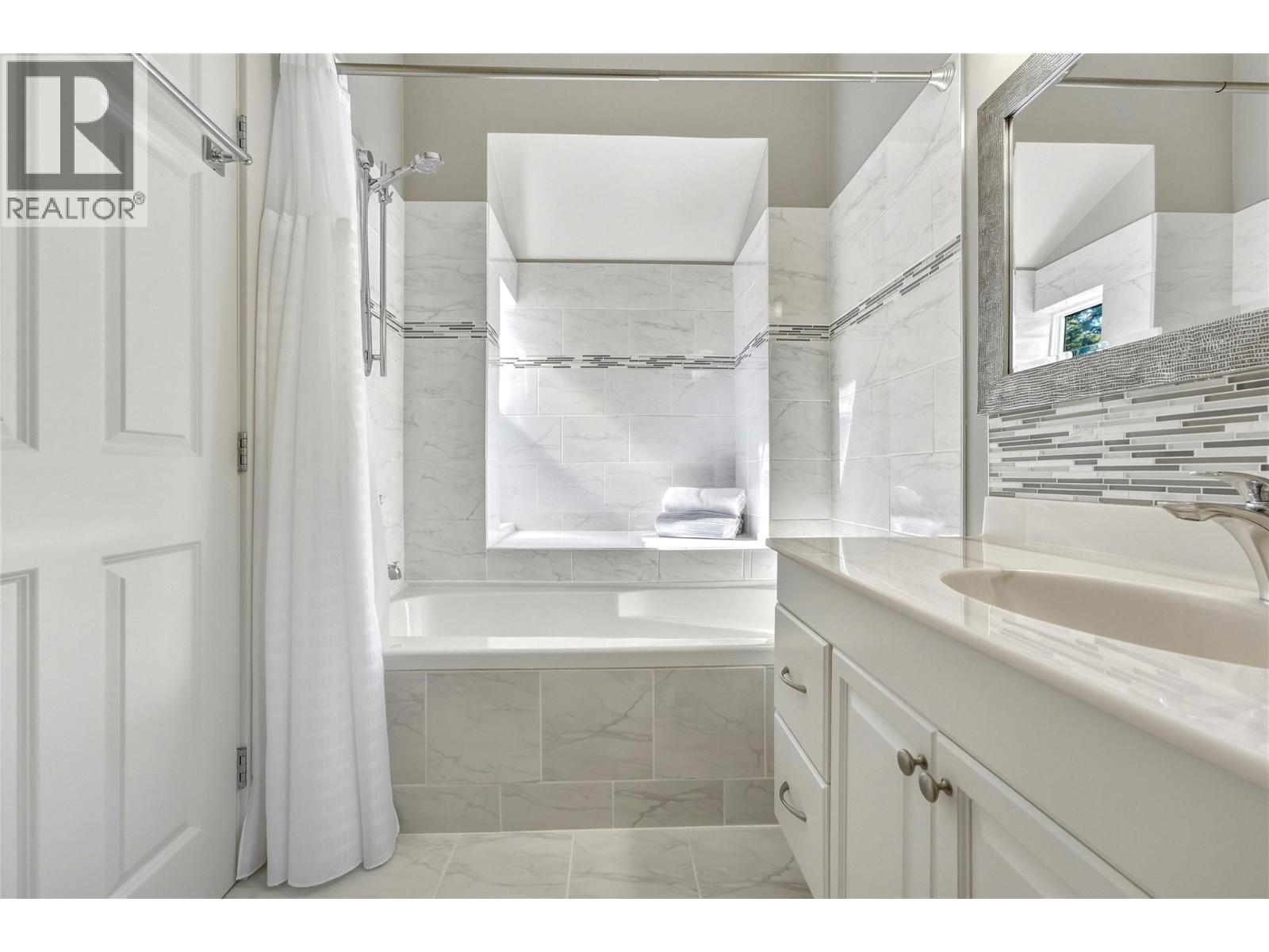 642 Mountain Drive, Vernon, British Columbia  V1H 2B7 - Photo 20 - 10401776