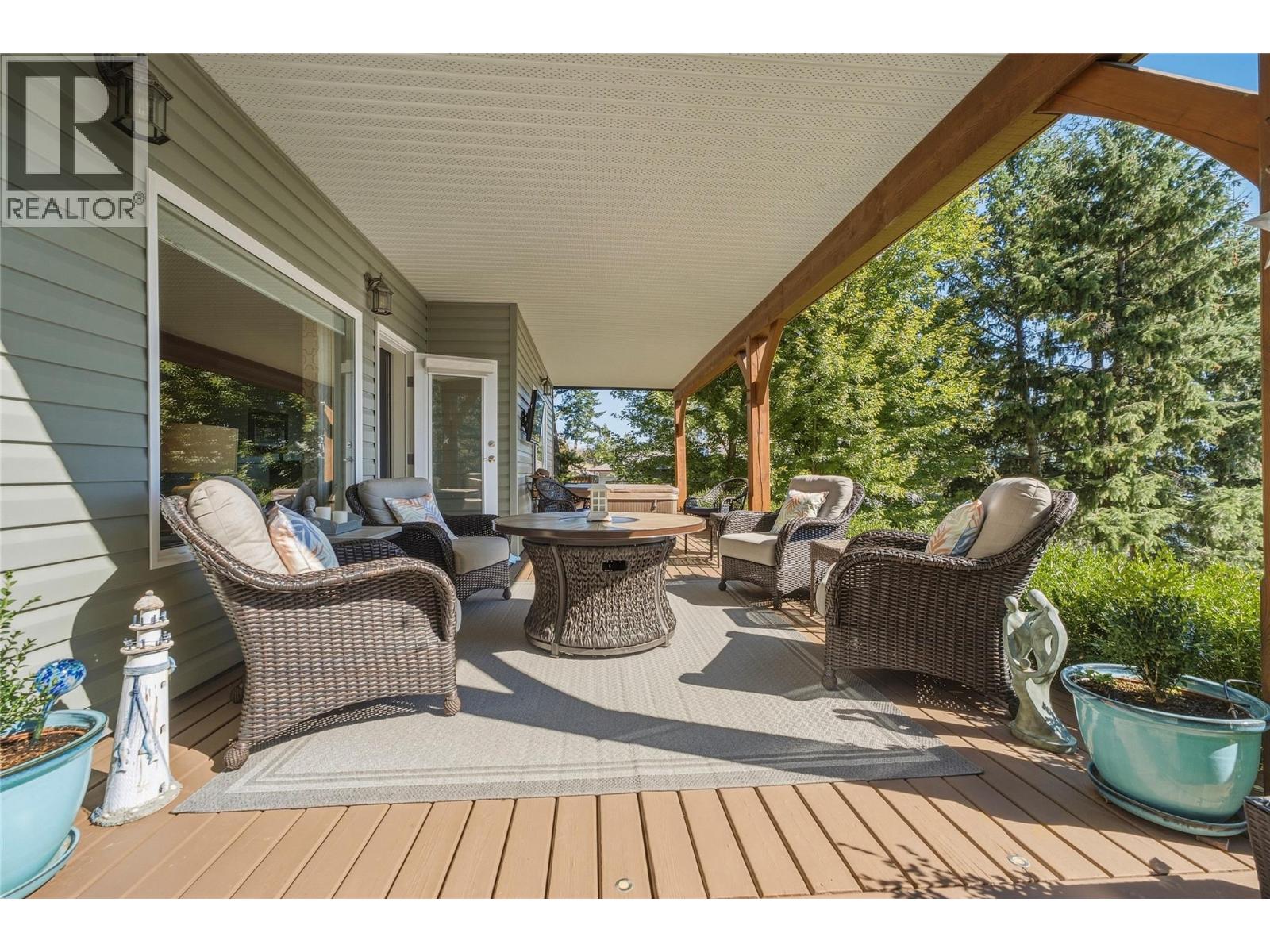 642 Mountain Drive, Vernon, British Columbia  V1H 2B7 - Photo 38 - 10401776