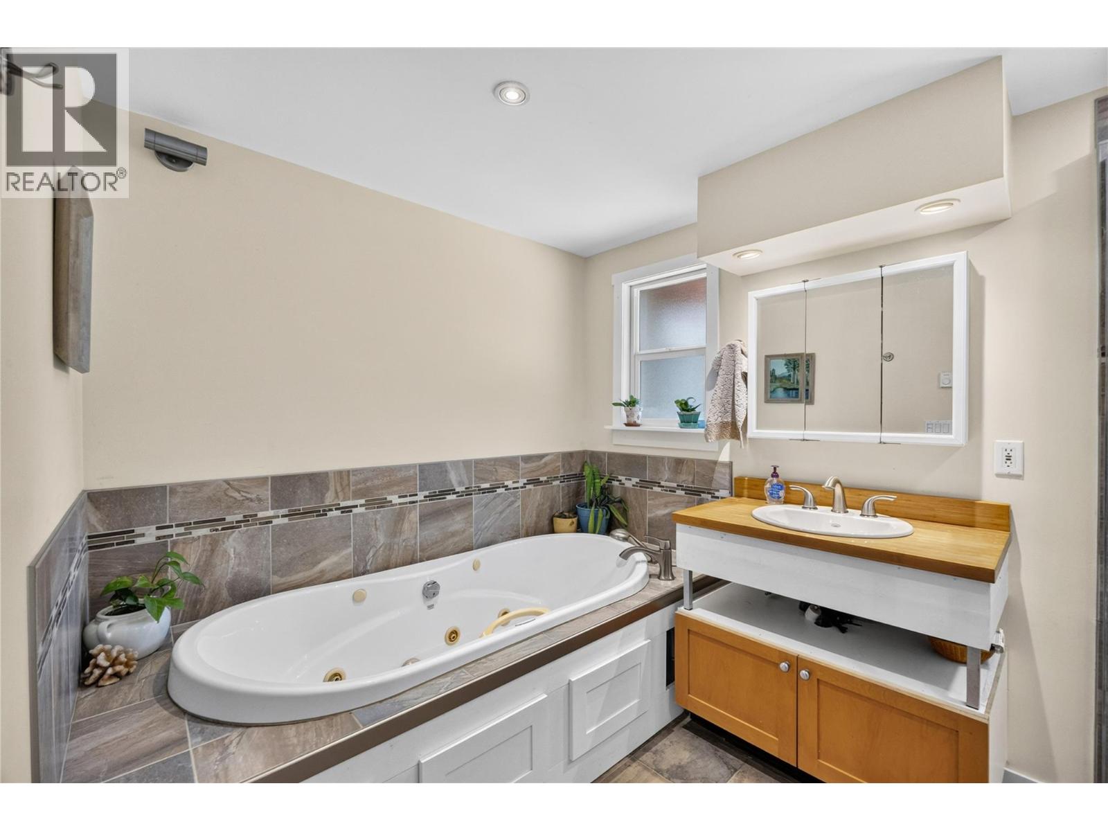 199 Farleigh Lake Road, Penticton, British Columbia  V2A 6J7 - Photo 19 - 10401736