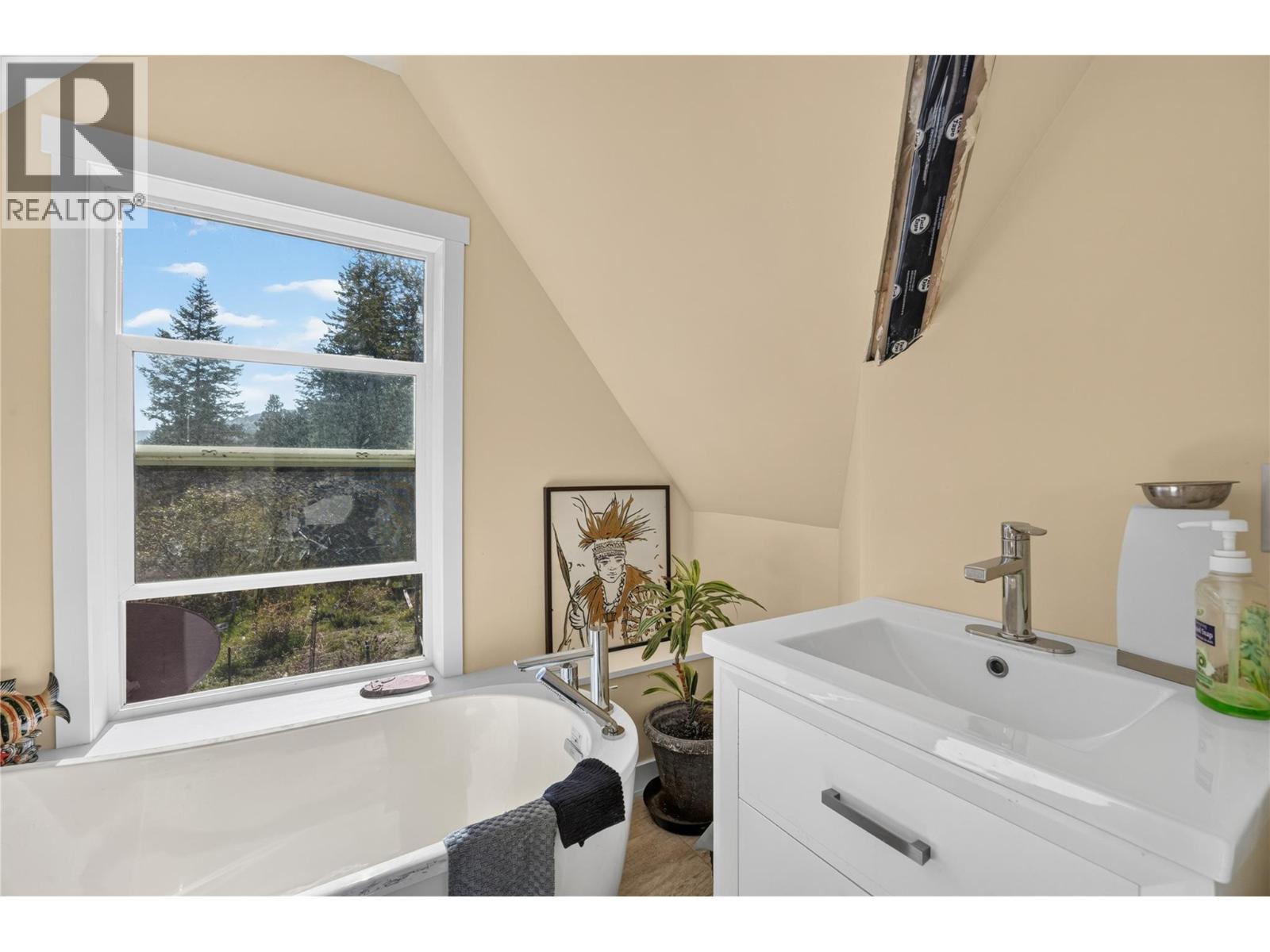 199 Farleigh Lake Road, Penticton, British Columbia  V2A 6J7 - Photo 24 - 10401736