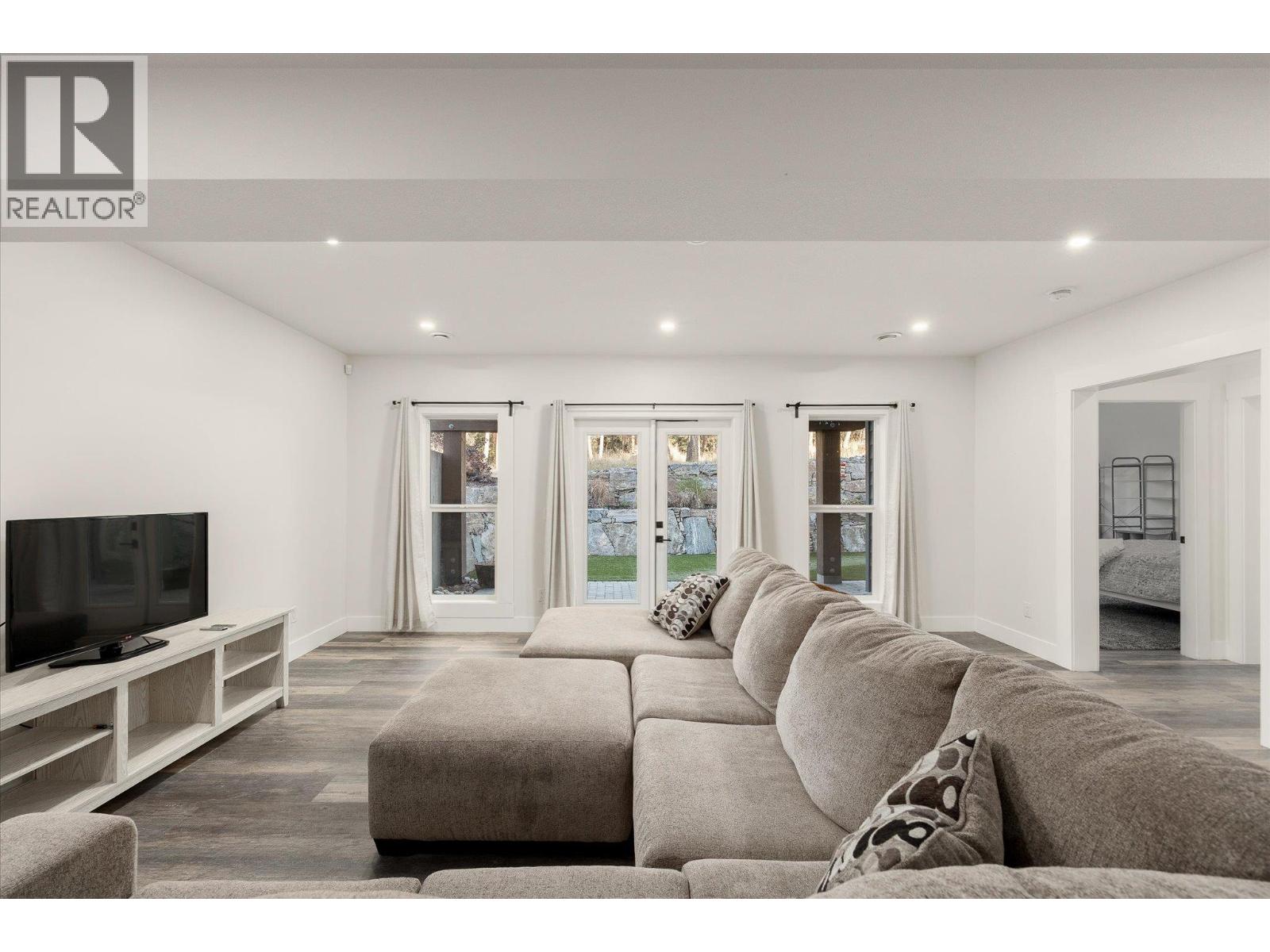 4702 Mcculloch Road, Kelowna, British Columbia  V1W 4G1 - Photo 32 - 10400567