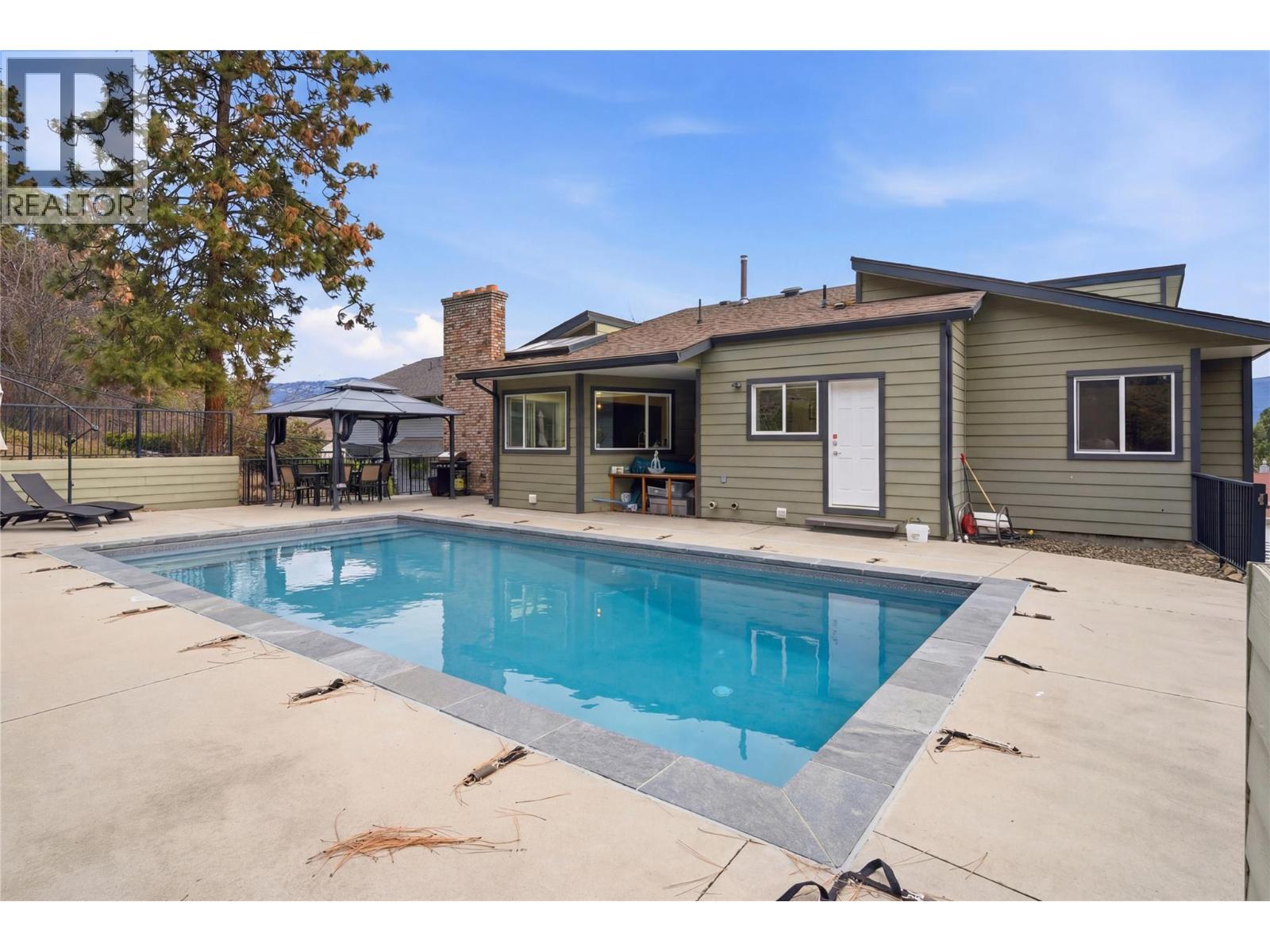 2218 Omineca Place, Kelowna, British Columbia  V1V 1H7 - Photo 3 - 10401729