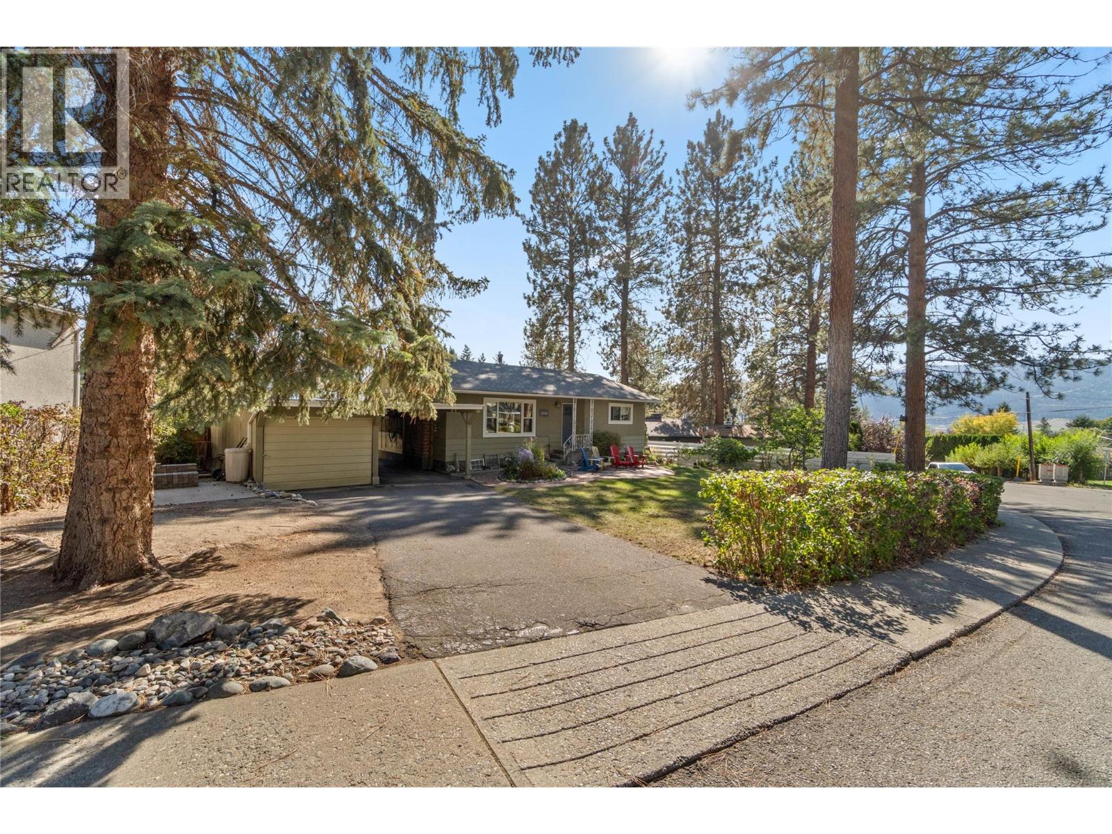 2026 Castillou Crescent, Merritt, British Columbia  V1K 1K3 - Photo 2 - 10401645