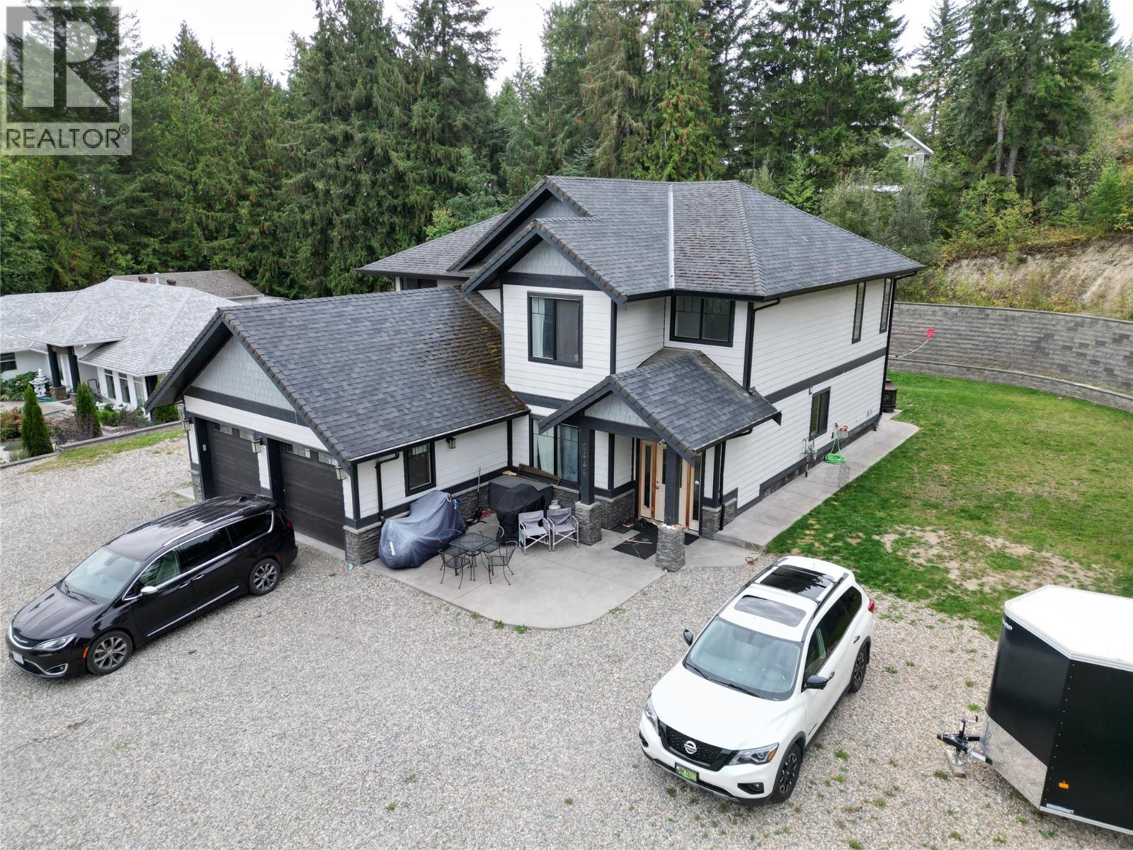 2446 Centennial Drive, Blind Bay, British Columbia  V0E 1H0 - Photo 2 - 10401766