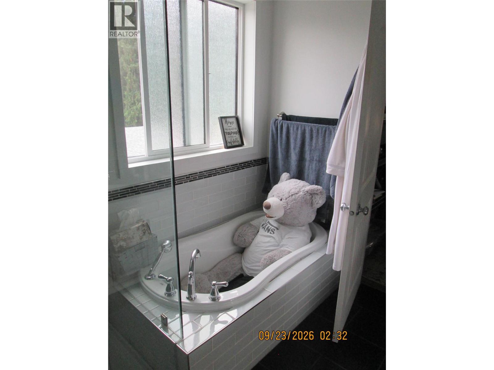 2446 Centennial Drive, Blind Bay, British Columbia  V0E 1H0 - Photo 22 - 10401766