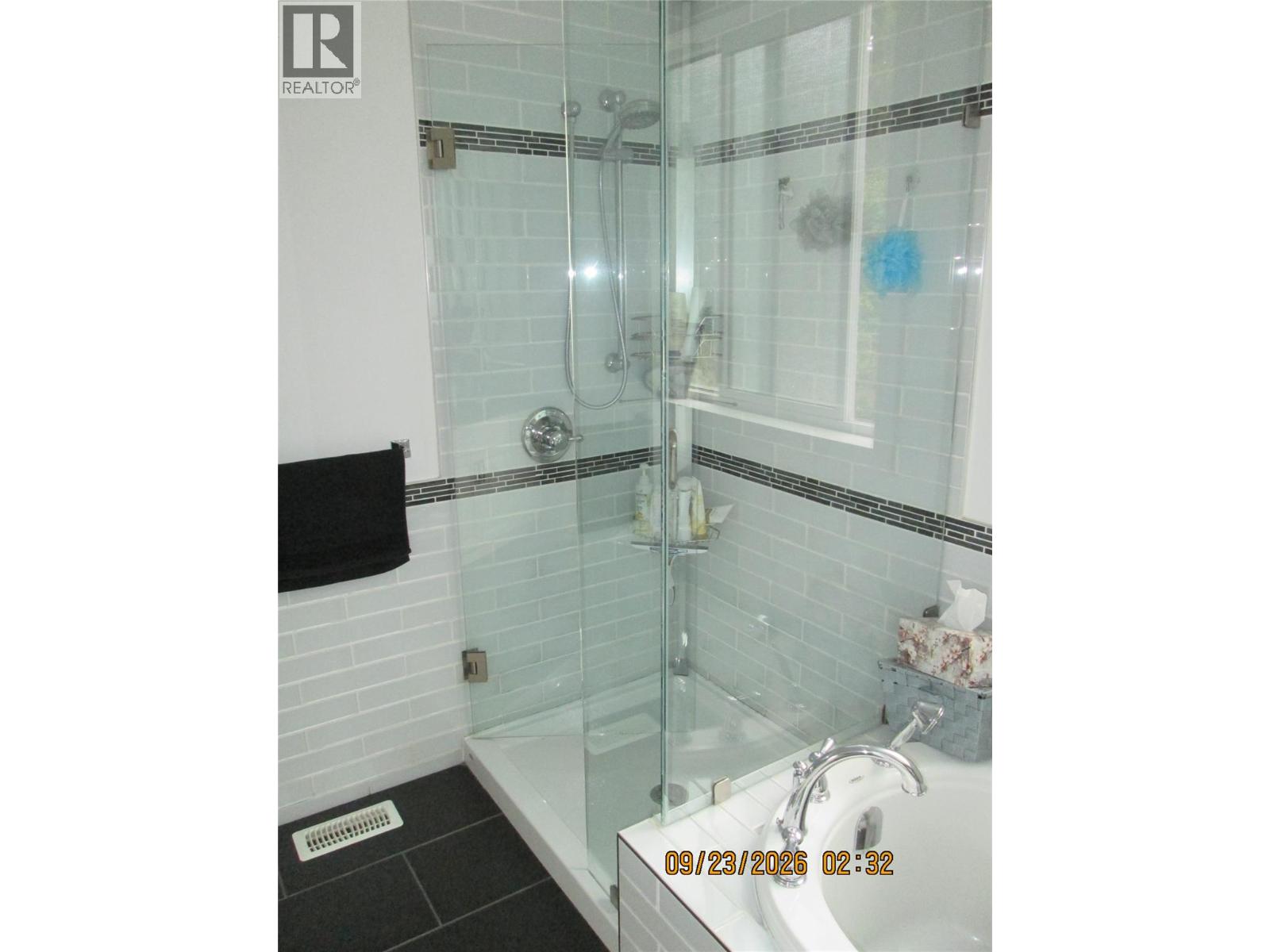 2446 Centennial Drive, Blind Bay, British Columbia  V0E 1H0 - Photo 24 - 10401766
