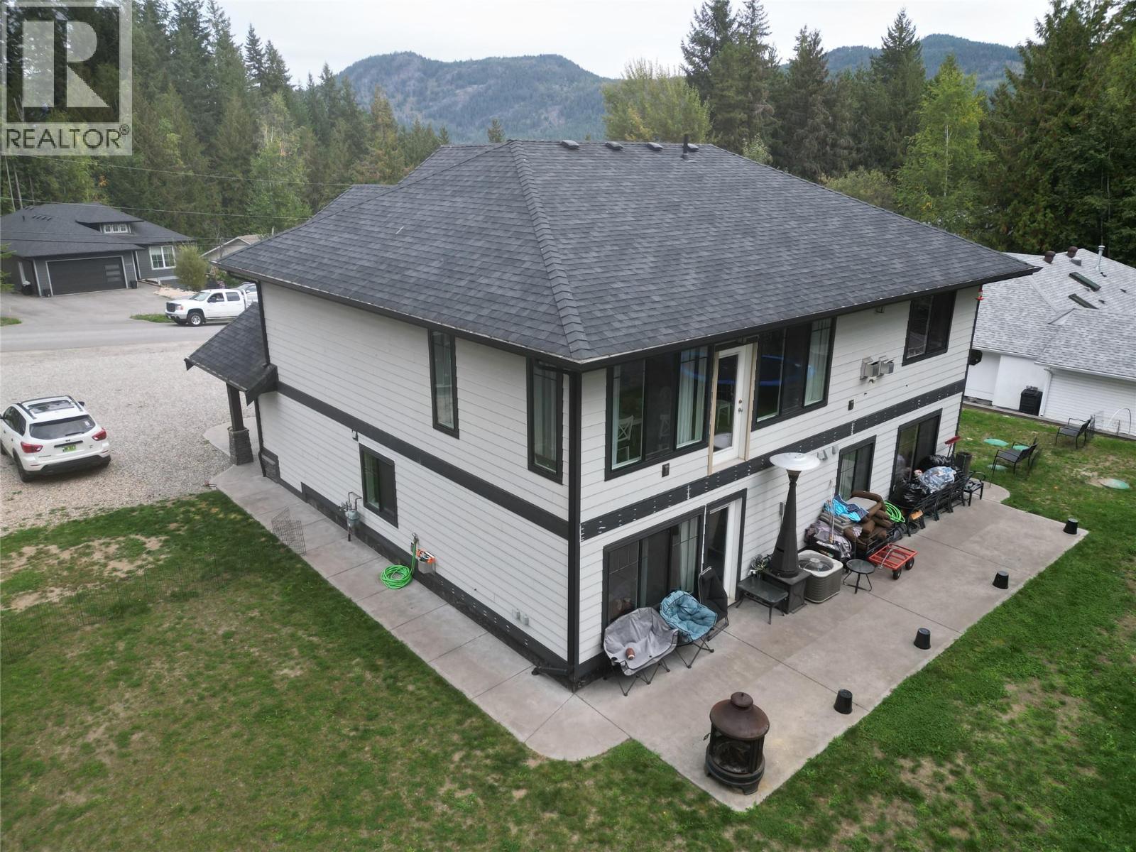 2446 Centennial Drive, Blind Bay, British Columbia  V0E 1H0 - Photo 8 - 10401766