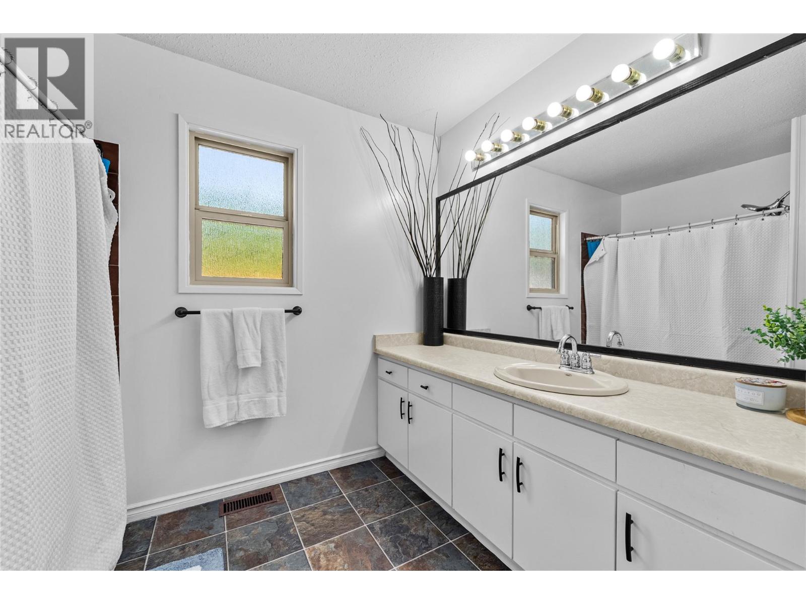 593 Braemar Drive, Kamloops, British Columbia  V1S 1H6 - Photo 19 - 10401884