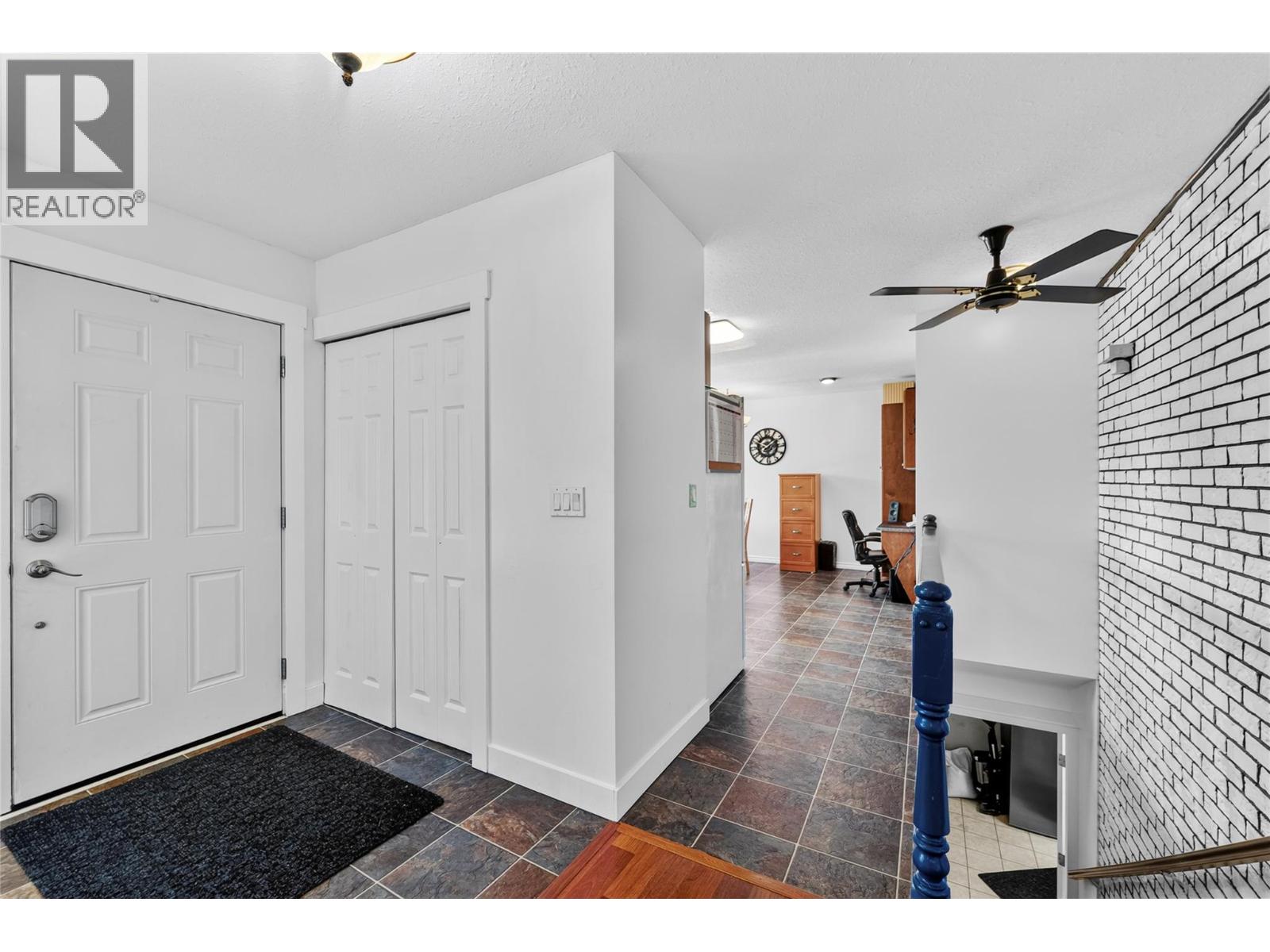 593 Braemar Drive, Kamloops, British Columbia  V1S 1H6 - Photo 4 - 10401884