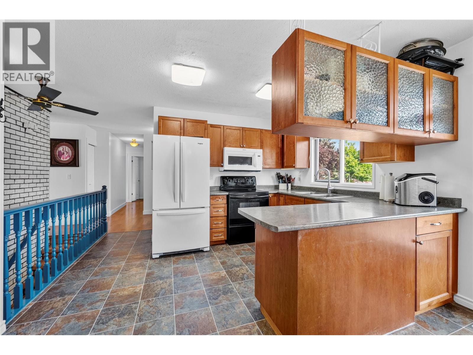 593 Braemar Drive, Kamloops, British Columbia  V1S 1H6 - Photo 5 - 10401884