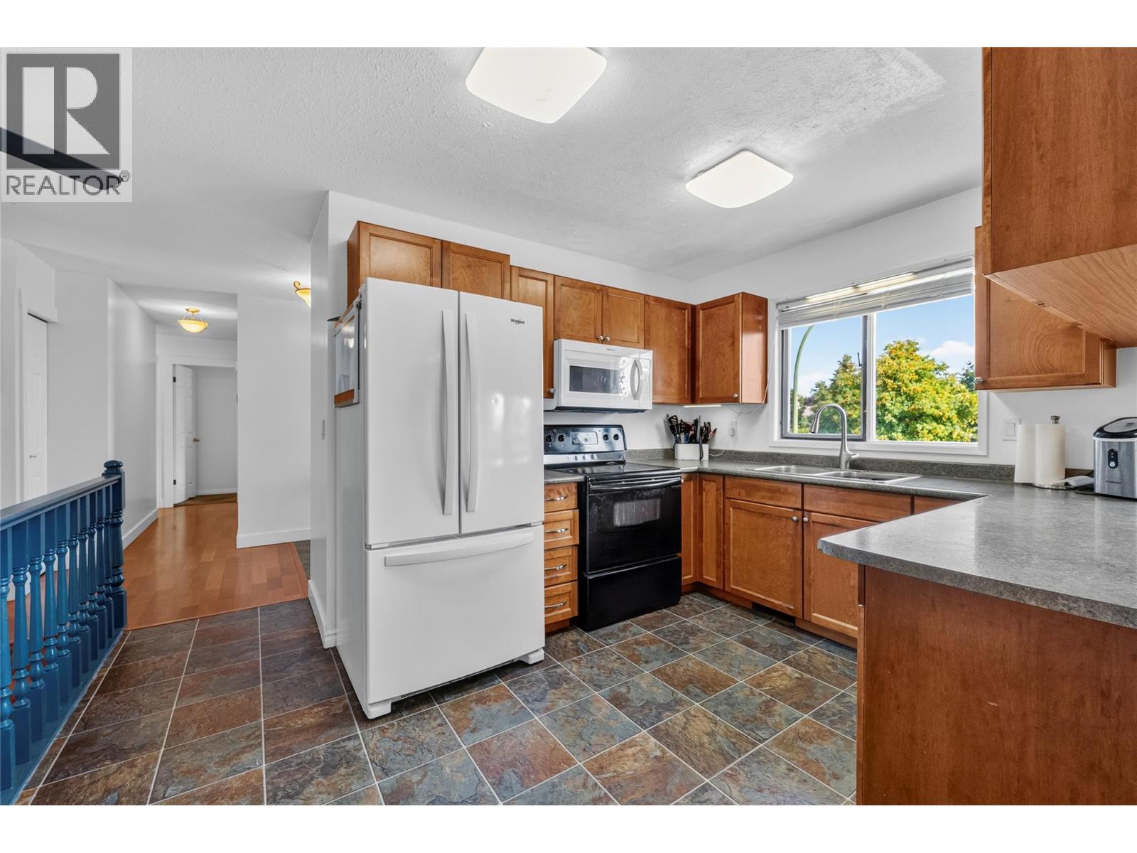 593 Braemar Drive, Kamloops, British Columbia  V1S 1H6 - Photo 7 - 10401884