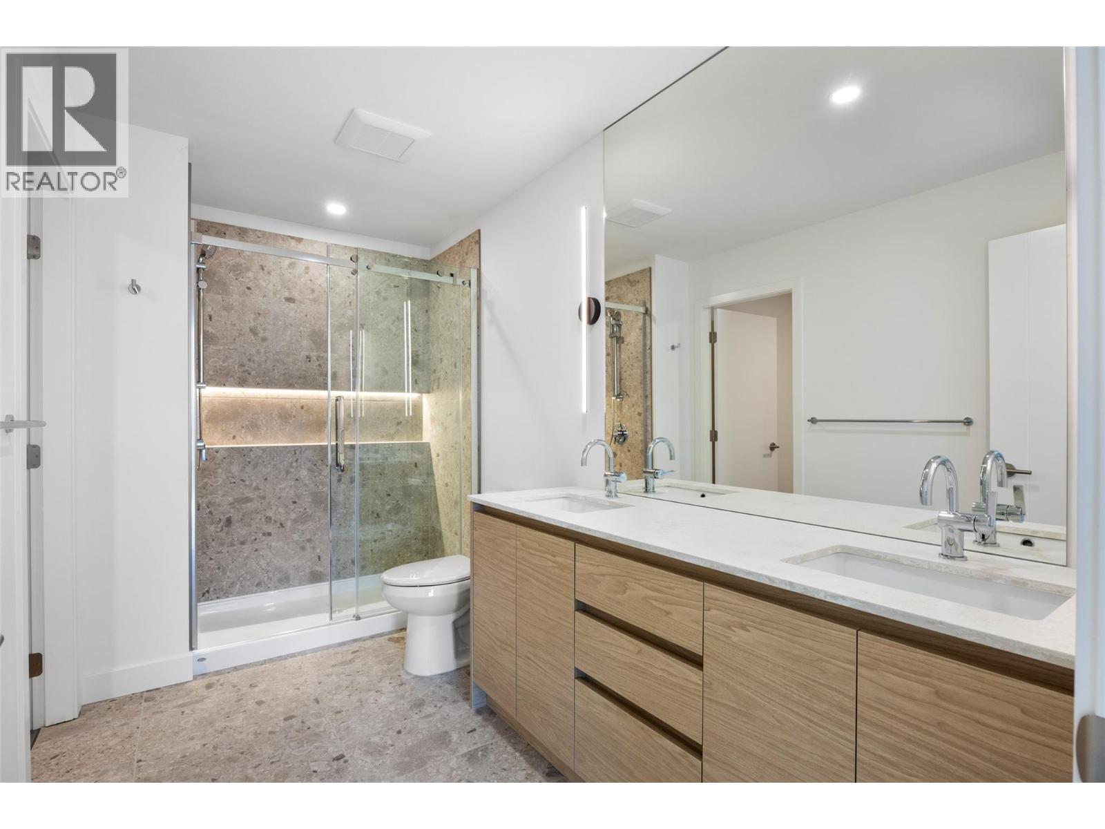 5044 Sun Rivers Drive, Kamloops, British Columbia  V2H 0E7 - Photo 9 - 10401743