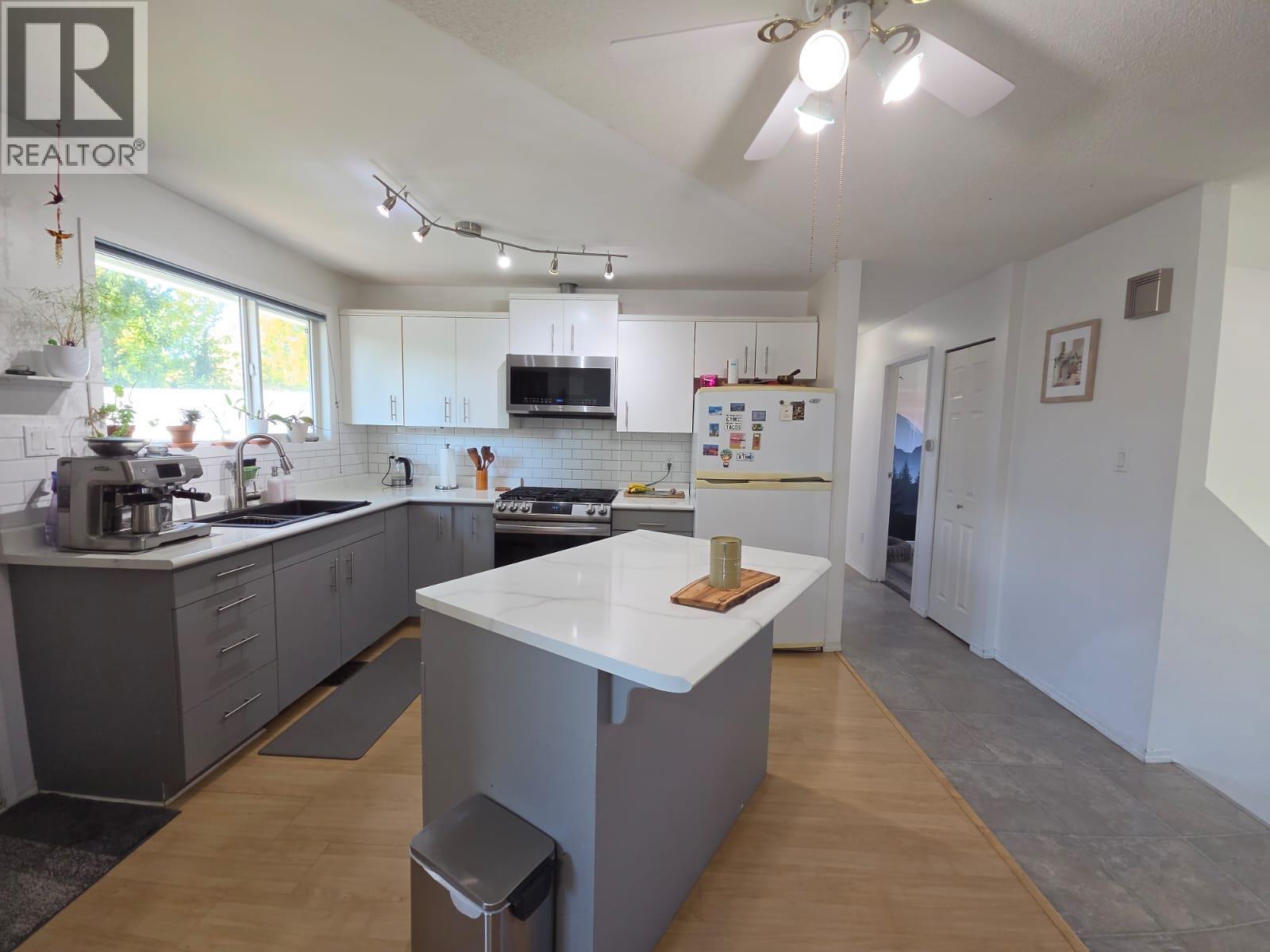 4909 45 Street Ne, Chetwynd, British Columbia  V0C 1J0 - Photo 10 - 10401739