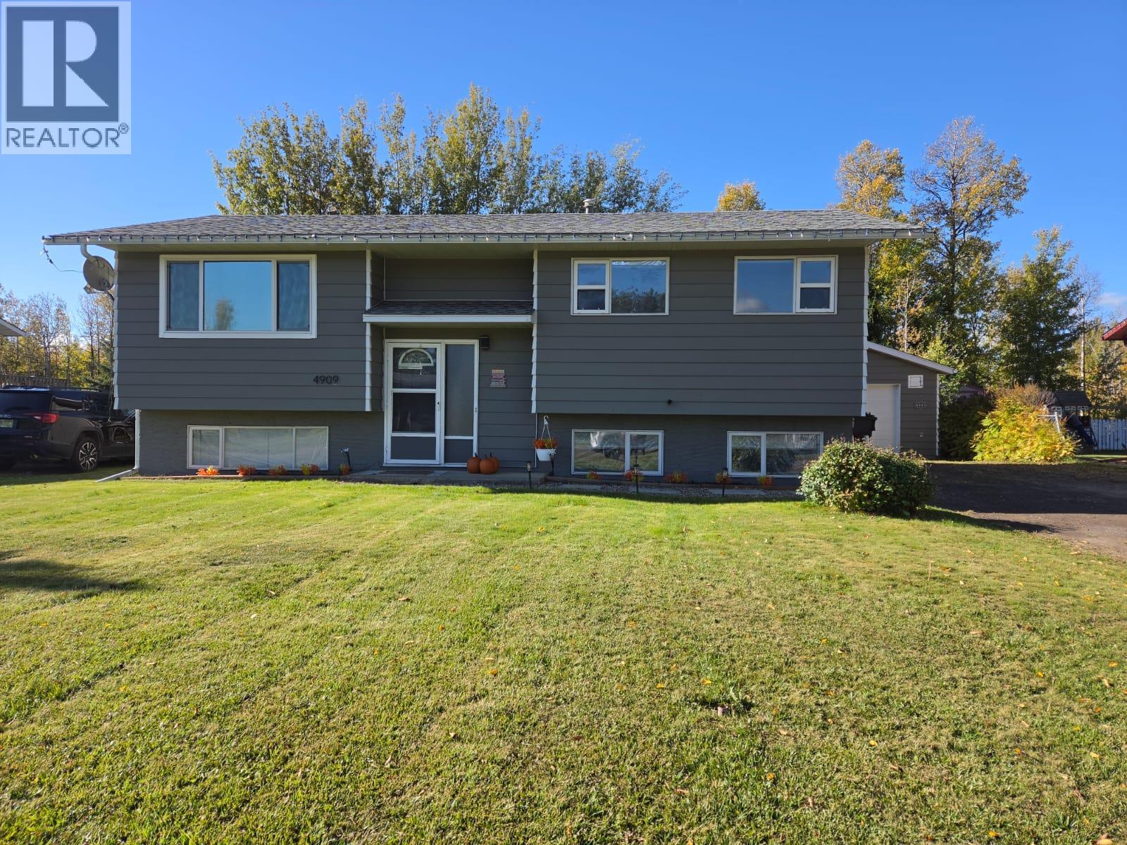 4909 45 Street Ne, Chetwynd, British Columbia  V0C 1J0 - Photo 2 - 10401739