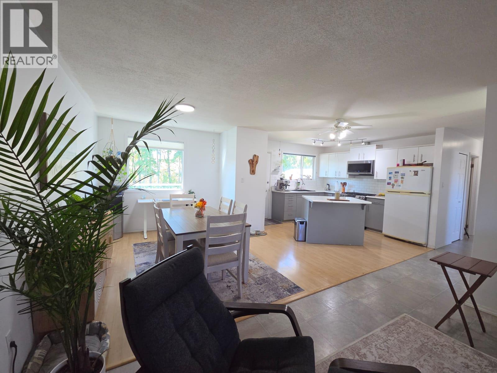 4909 45 Street Ne, Chetwynd, British Columbia  V0C 1J0 - Photo 6 - 10401739