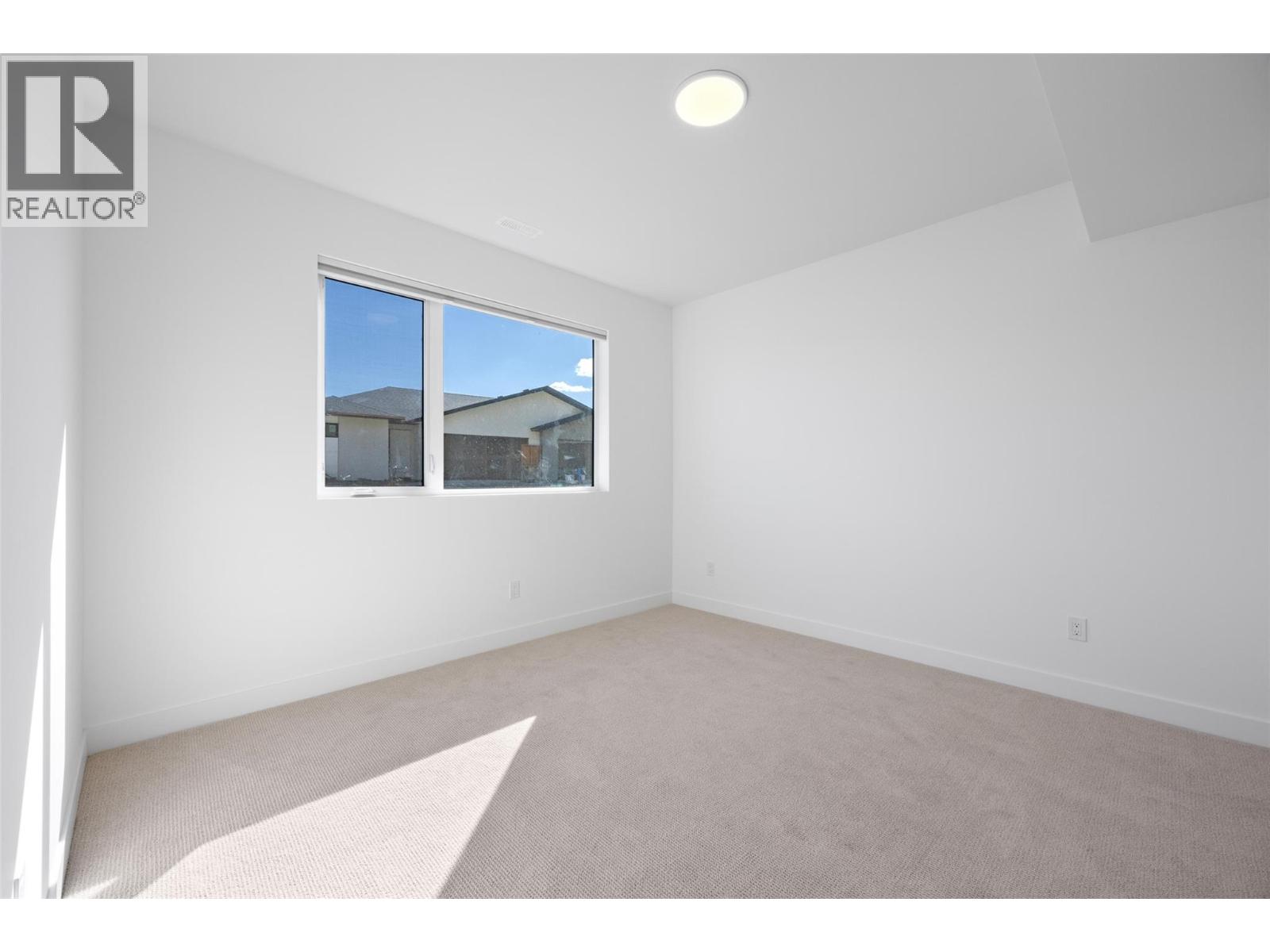 5048 Sun Rivers Drive, Kamloops, British Columbia  V2H 0E7 - Photo 13 - 10401735
