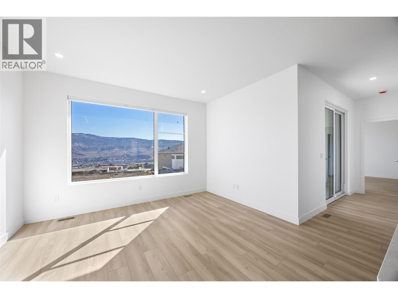5048 Sun Rivers Drive, Kamloops, British Columbia  V2H 0E7 - Photo 4 - 10401735