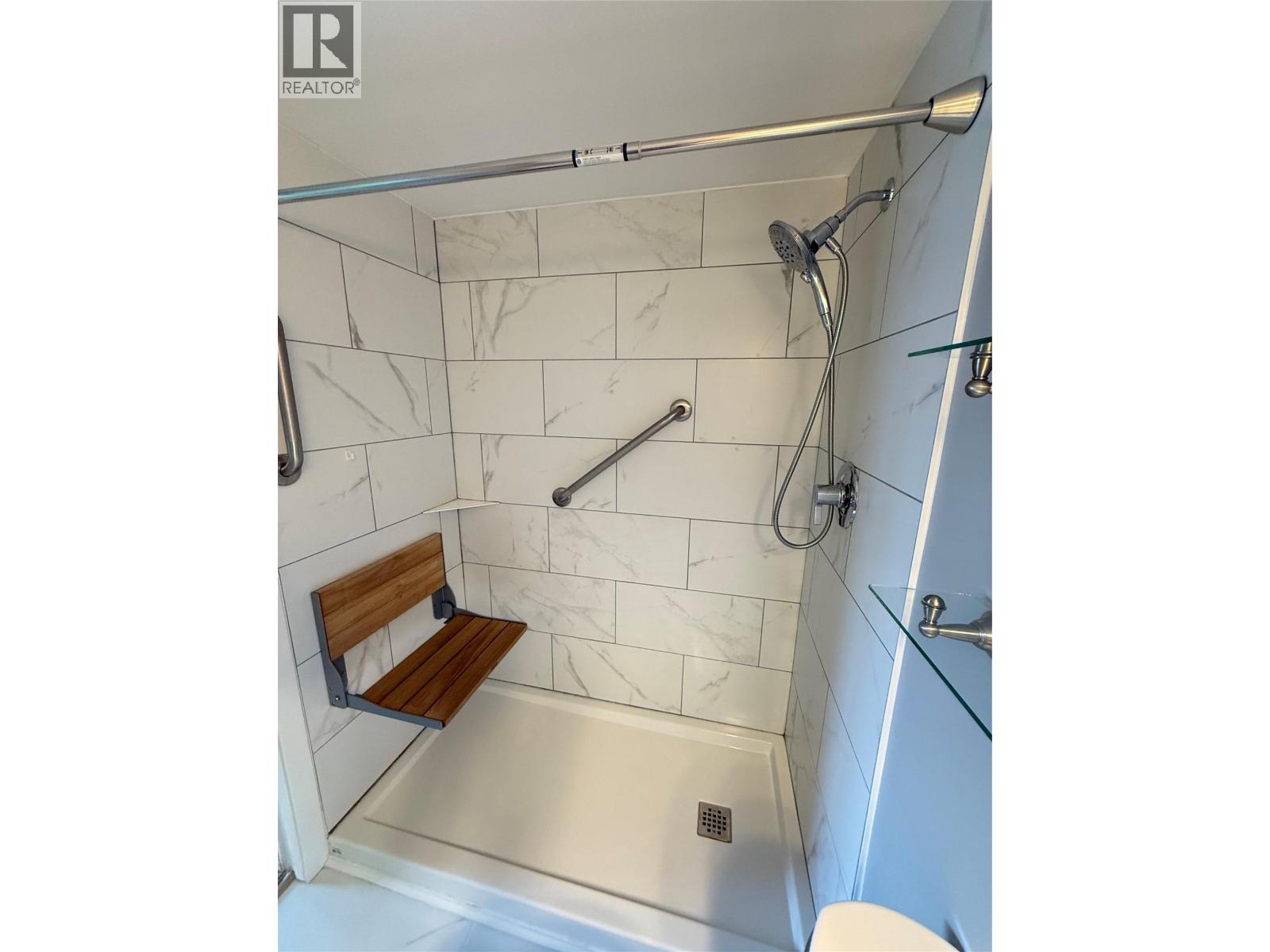 1120 Hugh Allan Drive Unit# 314, Kamloops, British Columbia  V1S 0B5 - Photo 4 - 10401818
