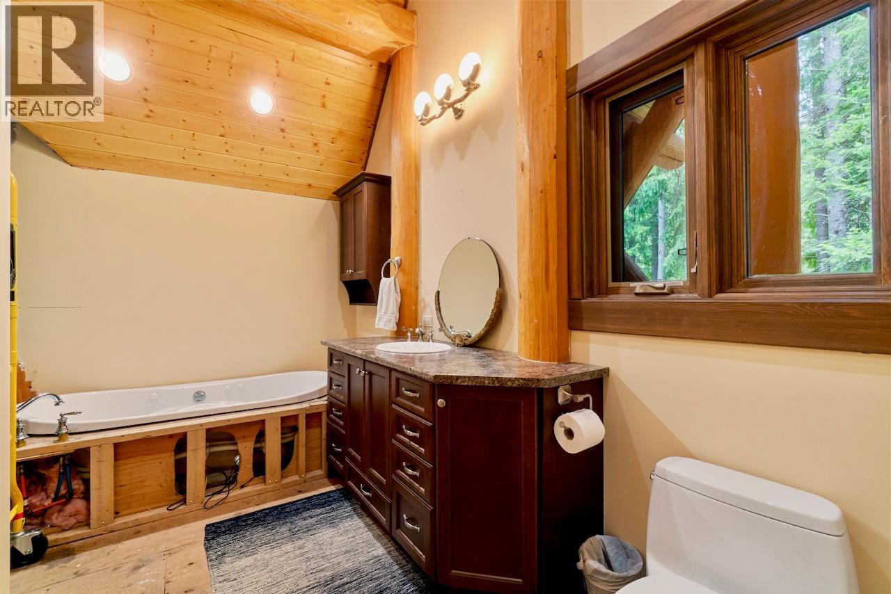 2380 Wm Brown Road, Magna Bay, British Columbia  V0E 1M7 - Photo 35 - 10401066