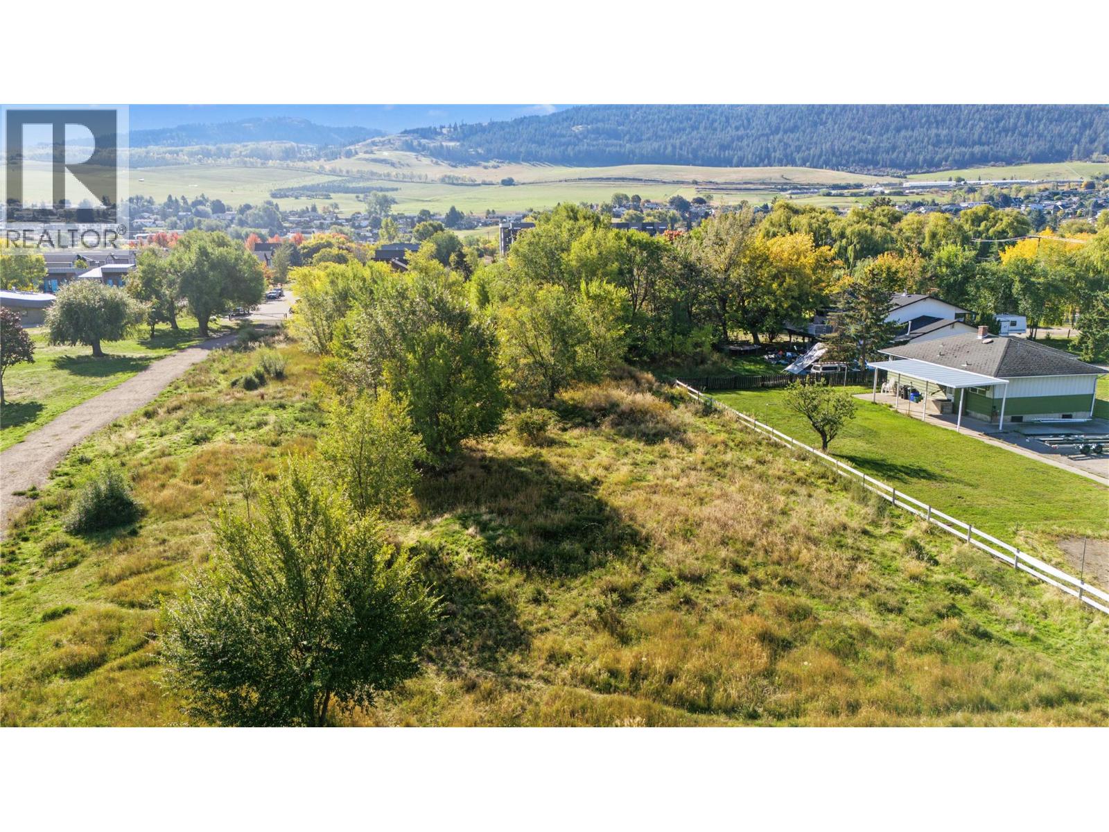 6999 Cummins Road, Vernon, British Columbia  V1H 1M9 - Photo 10 - 10400823