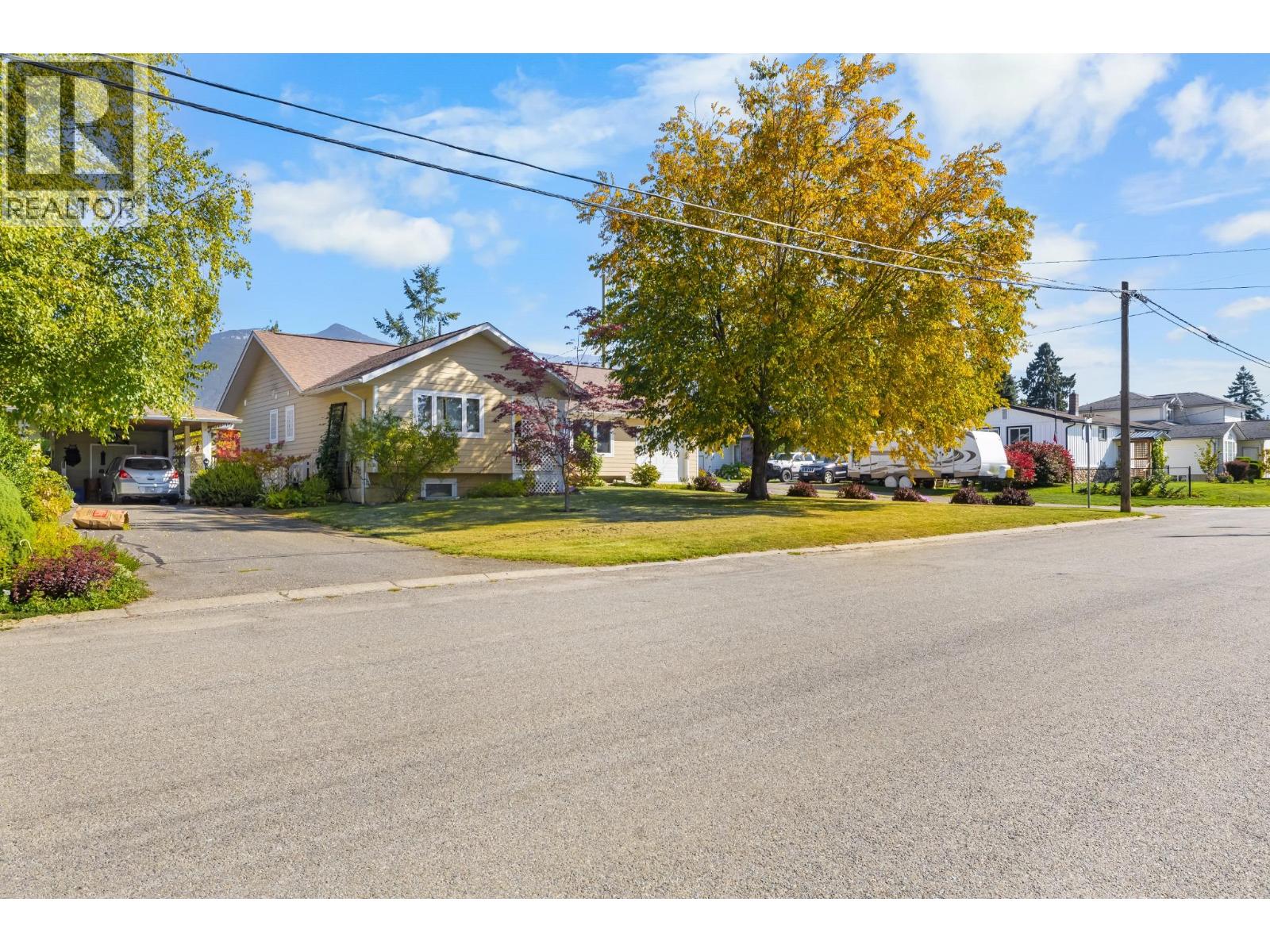 434 25th Avenue S, Creston, British Columbia  V0B 1G5 - Photo 2 - 10401774