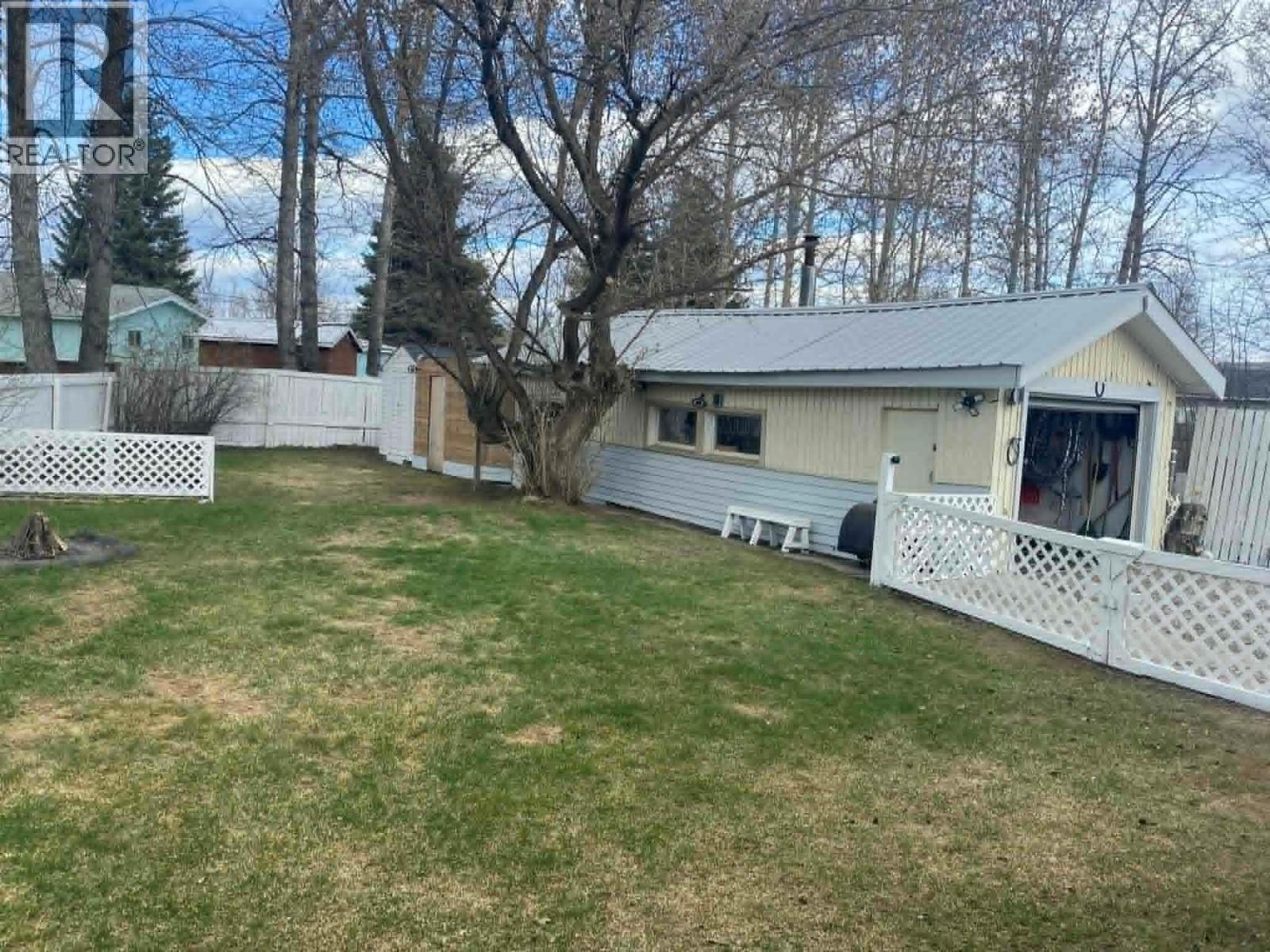 4616 50 Avenue, Chetwynd, British Columbia  V0C 1J0 - Photo 12 - 10401906