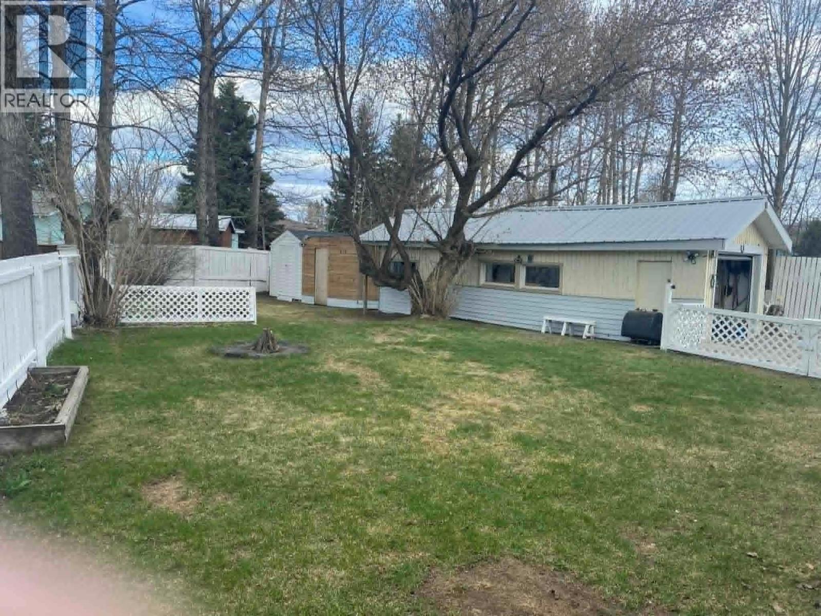 4616 50 Avenue, Chetwynd, British Columbia  V0C 1J0 - Photo 13 - 10401906