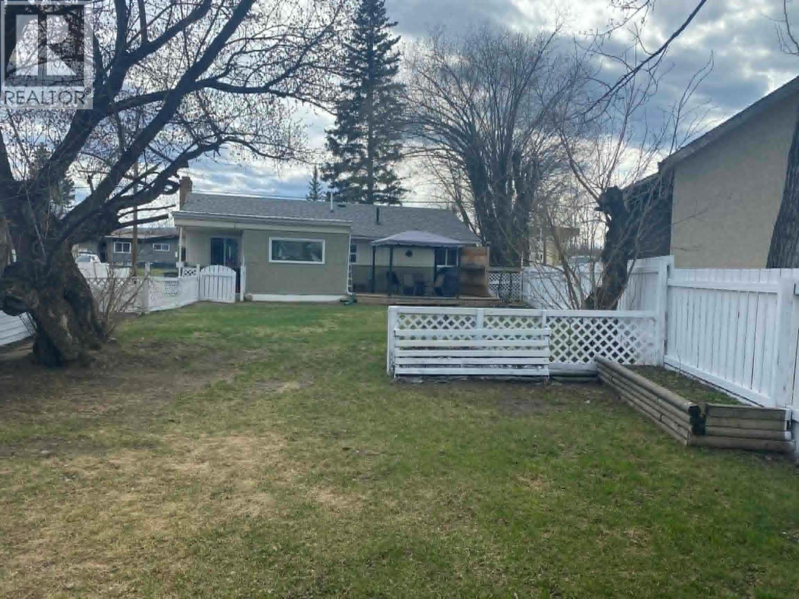 4616 50 Avenue, Chetwynd, British Columbia  V0C 1J0 - Photo 14 - 10401906