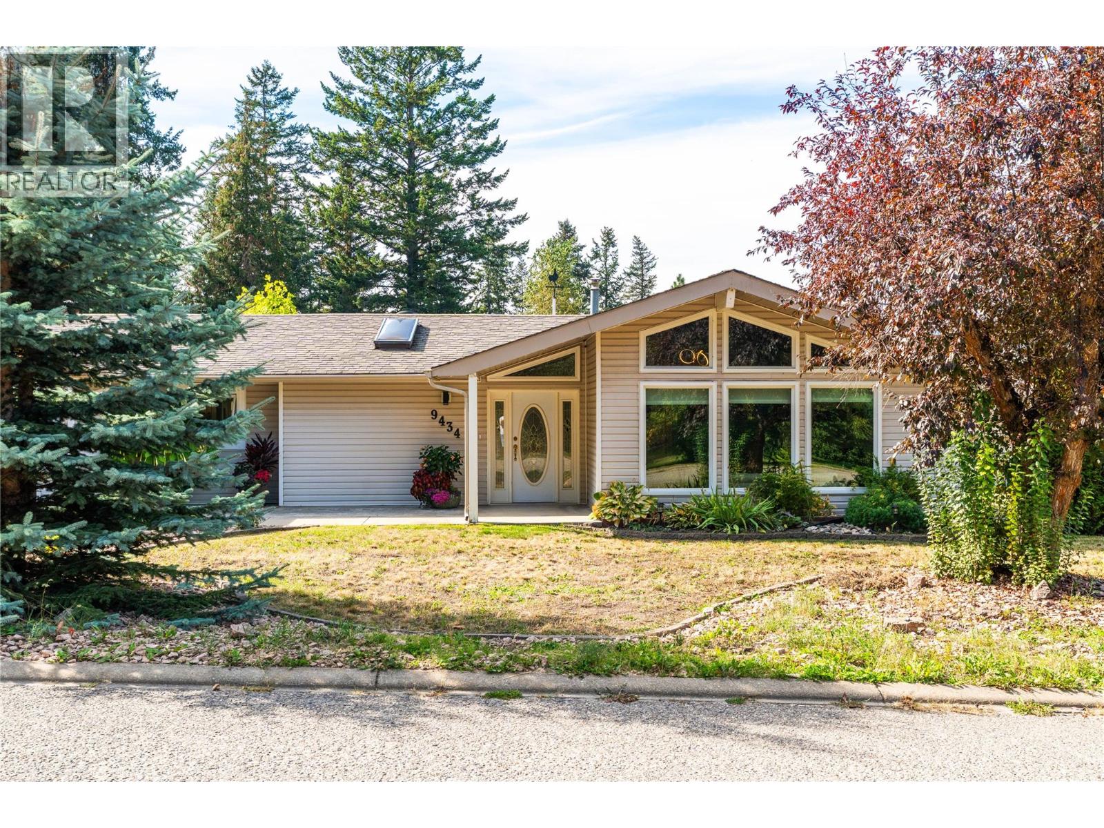 9434 Angus Drive, Coldstream, British Columbia  V1B 3G1 - Photo 2 - 10401420