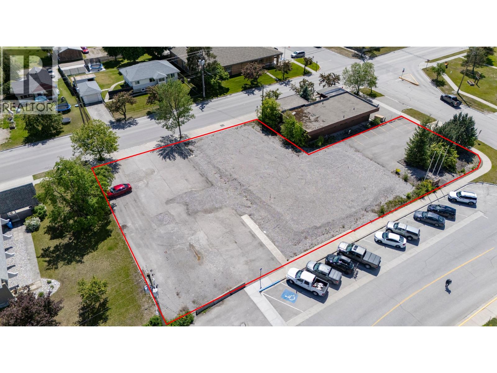 837 Park Drive, Golden, British Columbia  V0A 1H0 - Photo 1 - 10401903