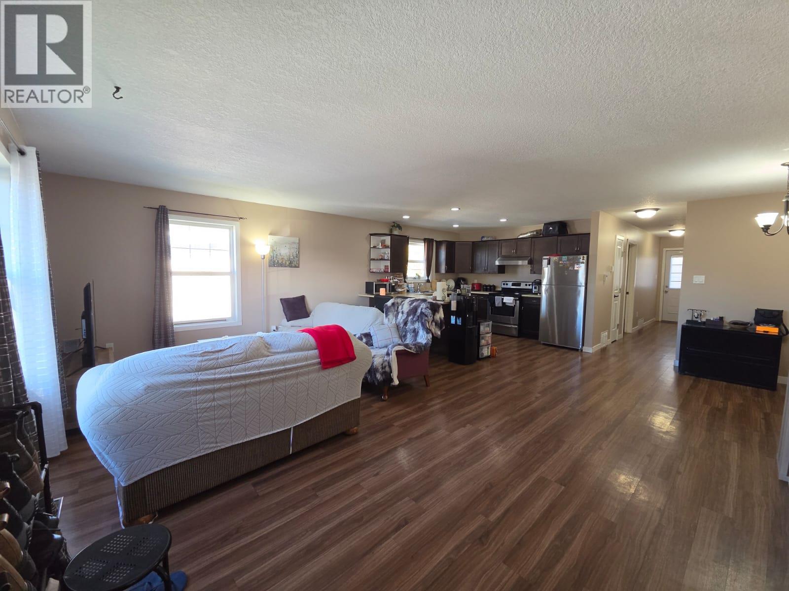 4608 50 Avenue Ne, Chetwynd, British Columbia  V0C 1J0 - Photo 4 - 10401892