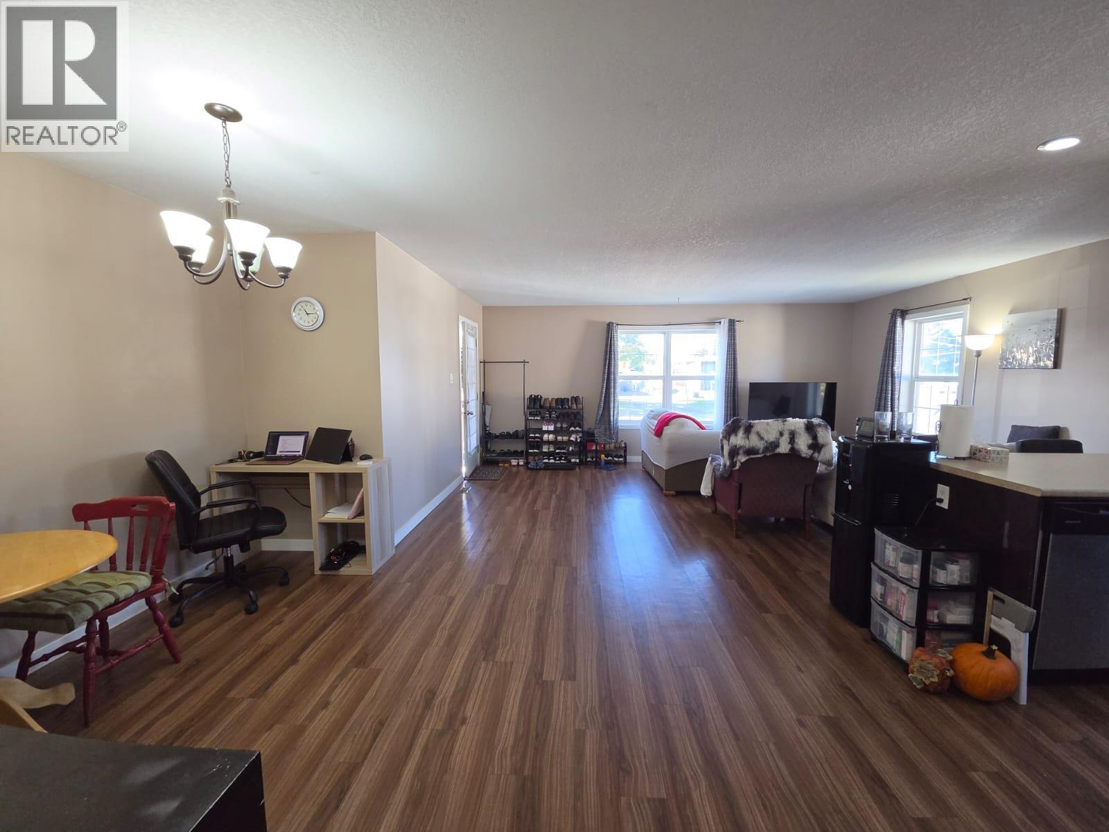 4608 50 Avenue Ne, Chetwynd, British Columbia  V0C 1J0 - Photo 6 - 10401892