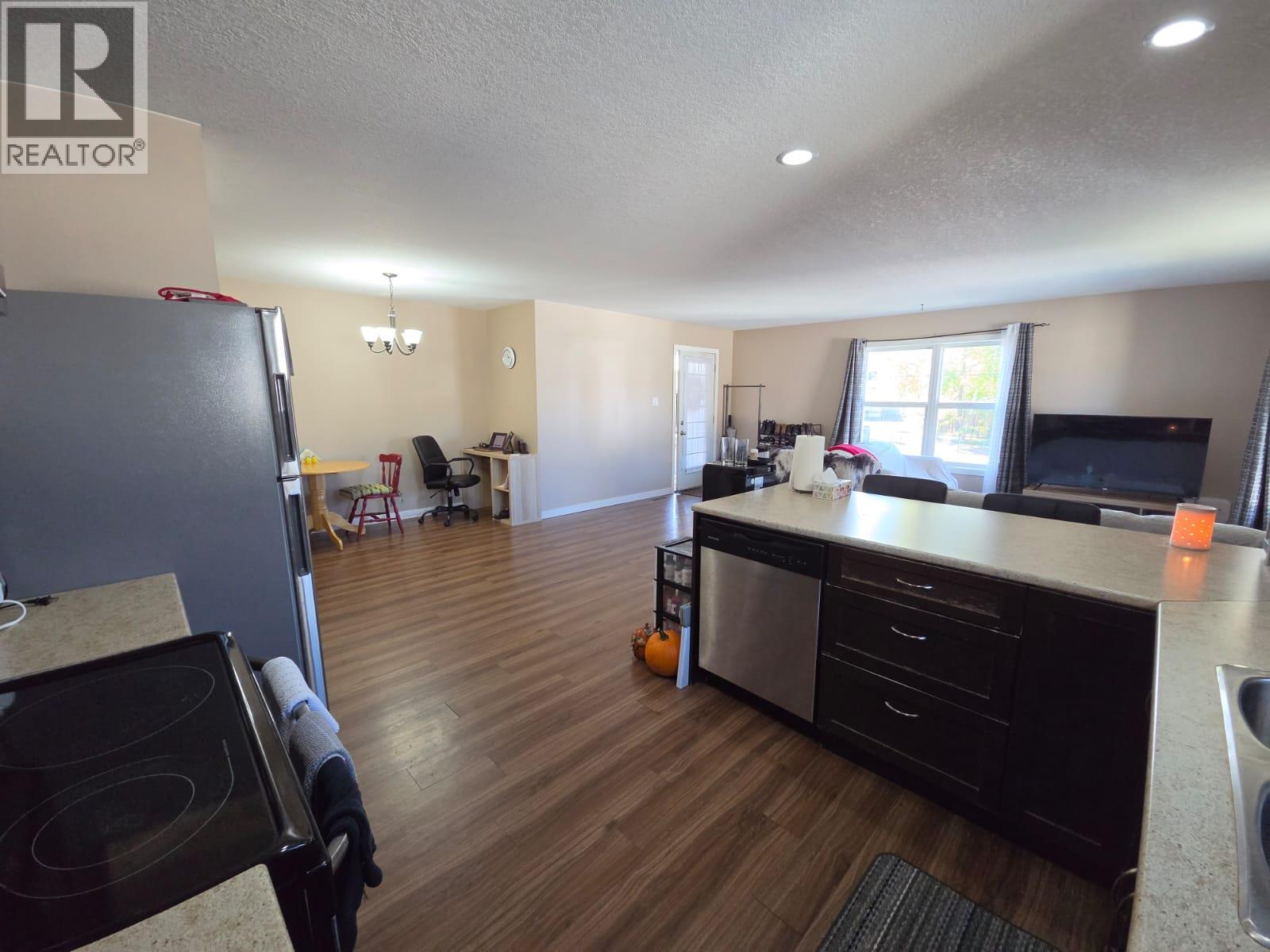 4608 50 Avenue Ne, Chetwynd, British Columbia  V0C 1J0 - Photo 8 - 10401892