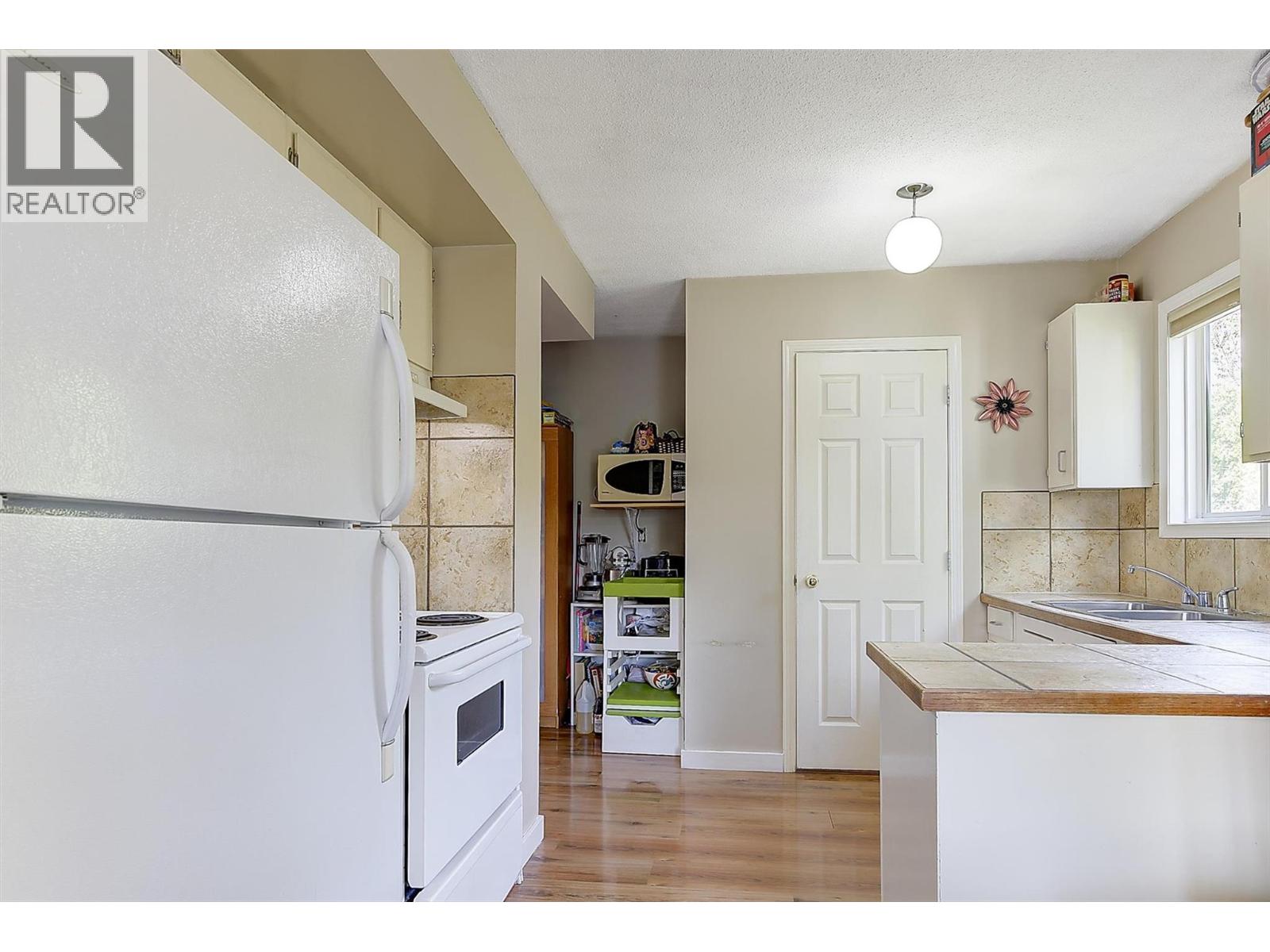 1360 Elm Street, Kelowna, British Columbia  V1Y 3W6 - Photo 11 - 10401590