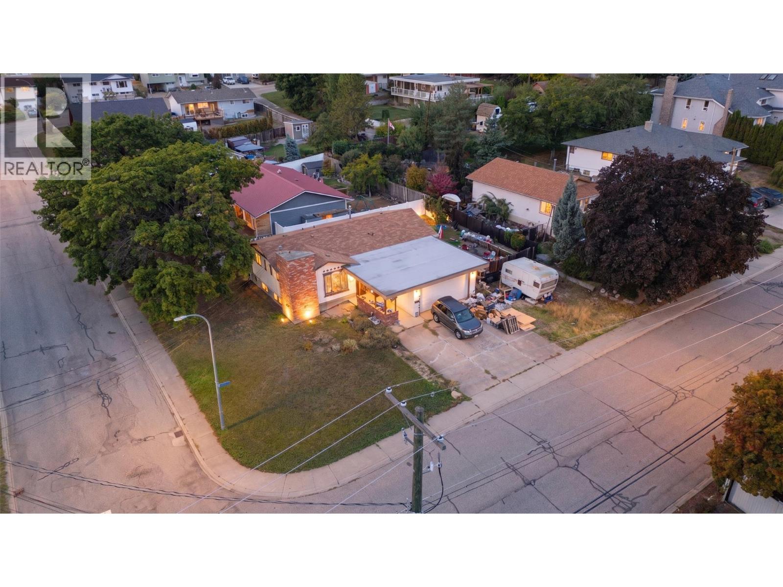 1311 25th Avenue, Vernon, British Columbia  V1T 7L5 - Photo 1 - 10401688