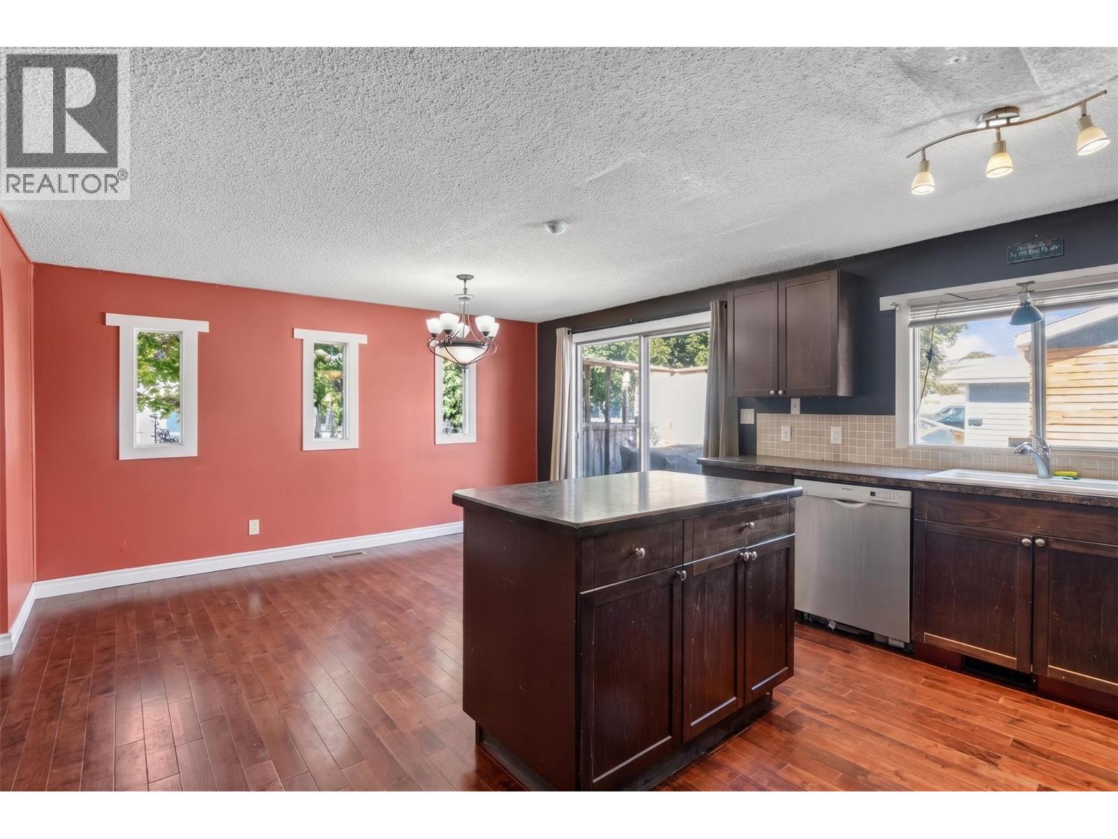 1311 25th Avenue, Vernon, British Columbia  V1T 7L5 - Photo 14 - 10401688