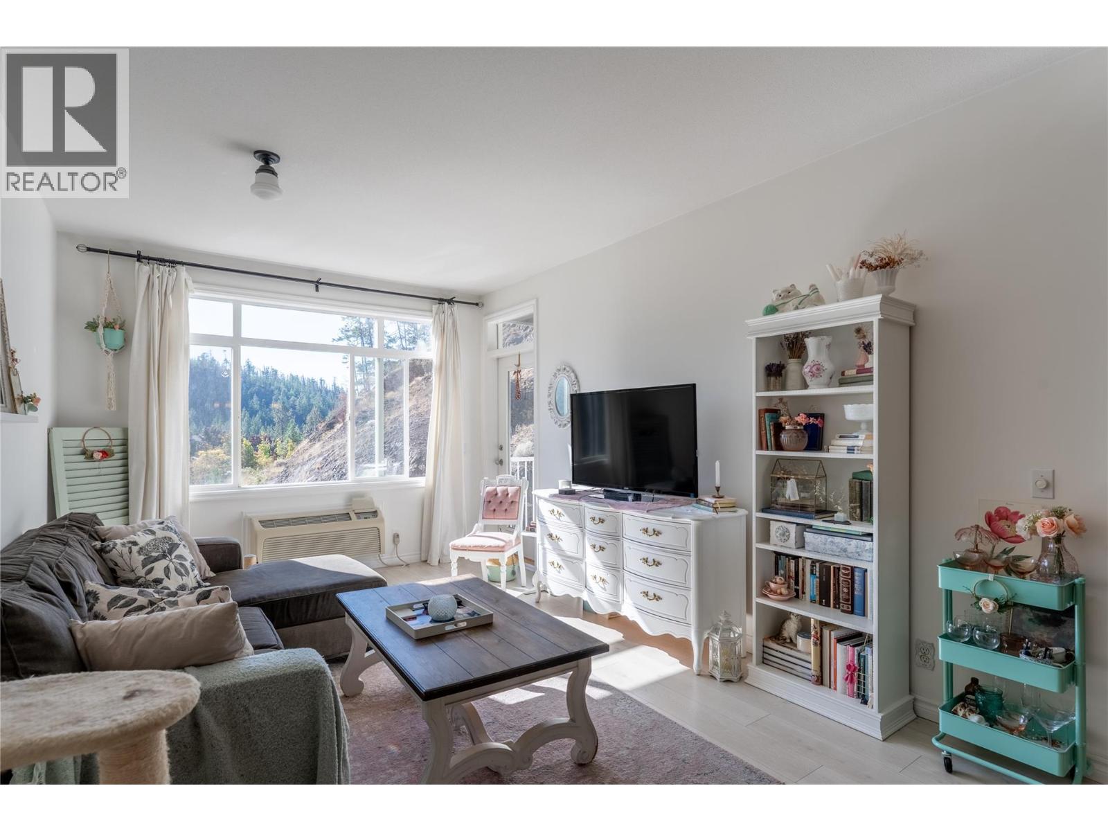 2523 Shannon View Drive Unit# 203, West Kelowna, British Columbia  V4T 2Z7 - Photo 6 - 10401177