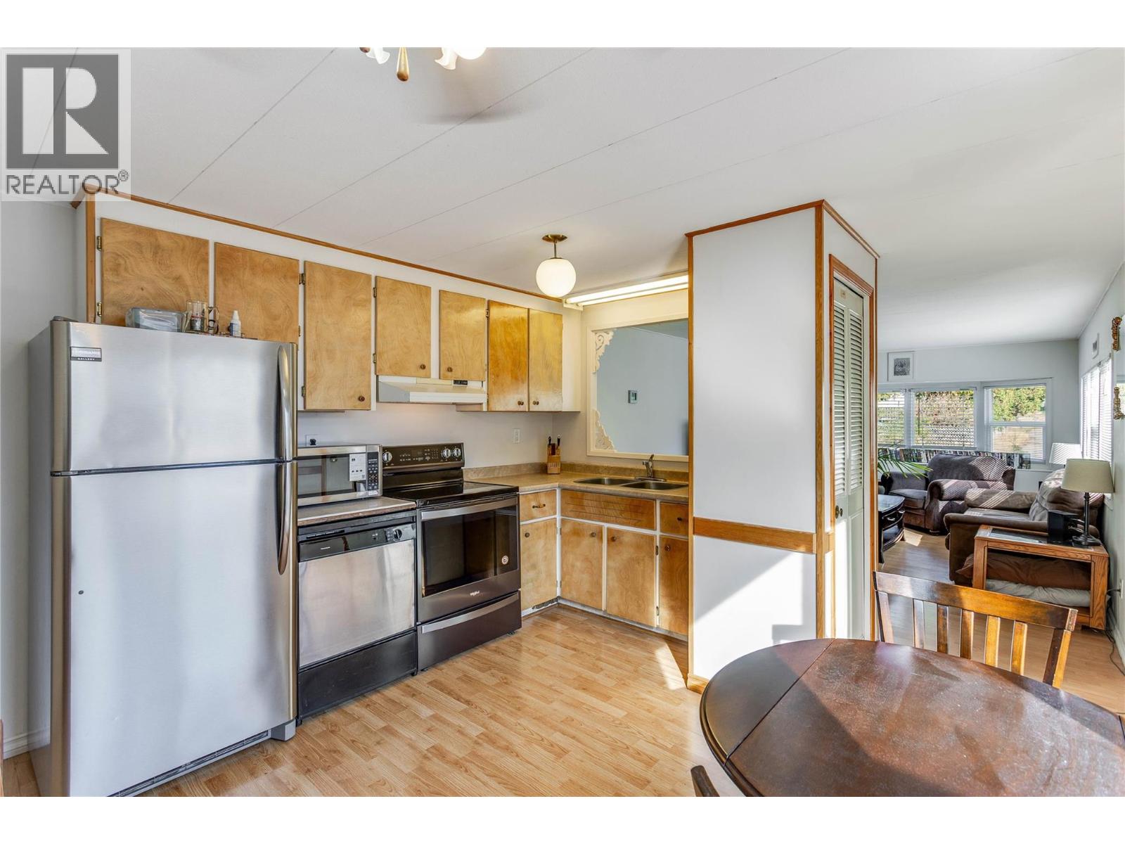 1699 Ross Road Unit# 213, West Kelowna, British Columbia  V1Z 1L8 - Photo 3 - 10401416