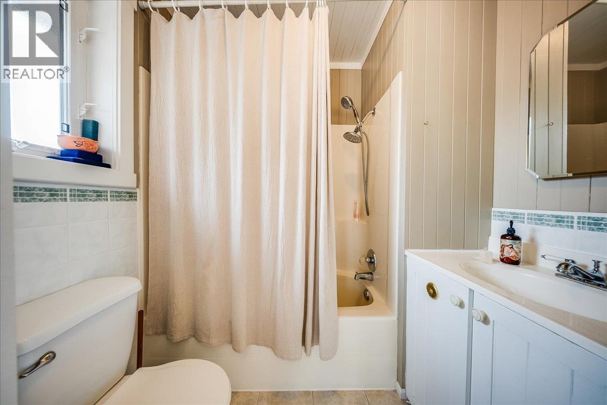 2396 Nault Road, Pass Creek, British Columbia  V1N 4T5 - Photo 21 - 10401860