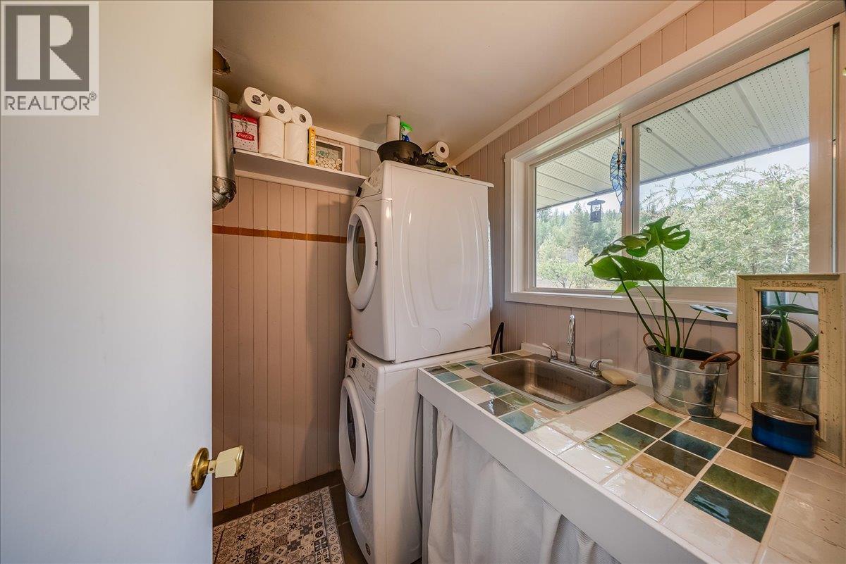 2396 Nault Road, Pass Creek, British Columbia  V1N 4T5 - Photo 22 - 10401860