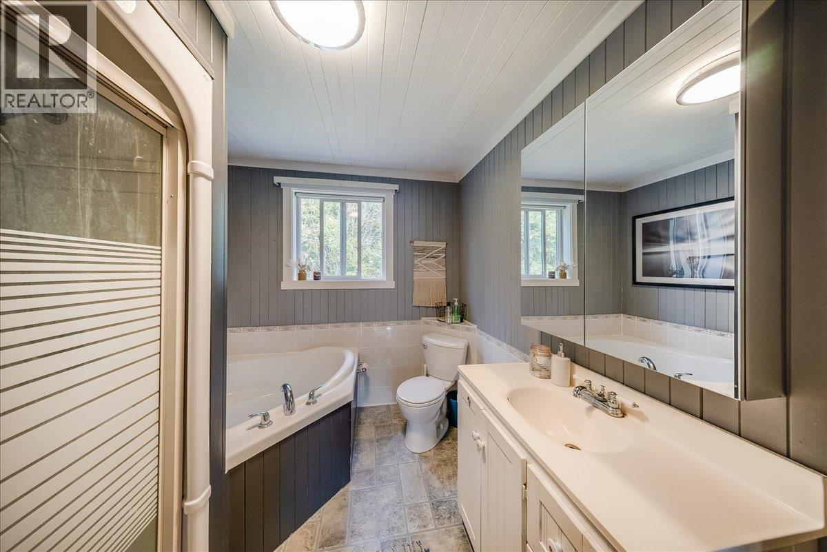 2396 Nault Road, Pass Creek, British Columbia  V1N 4T5 - Photo 23 - 10401860