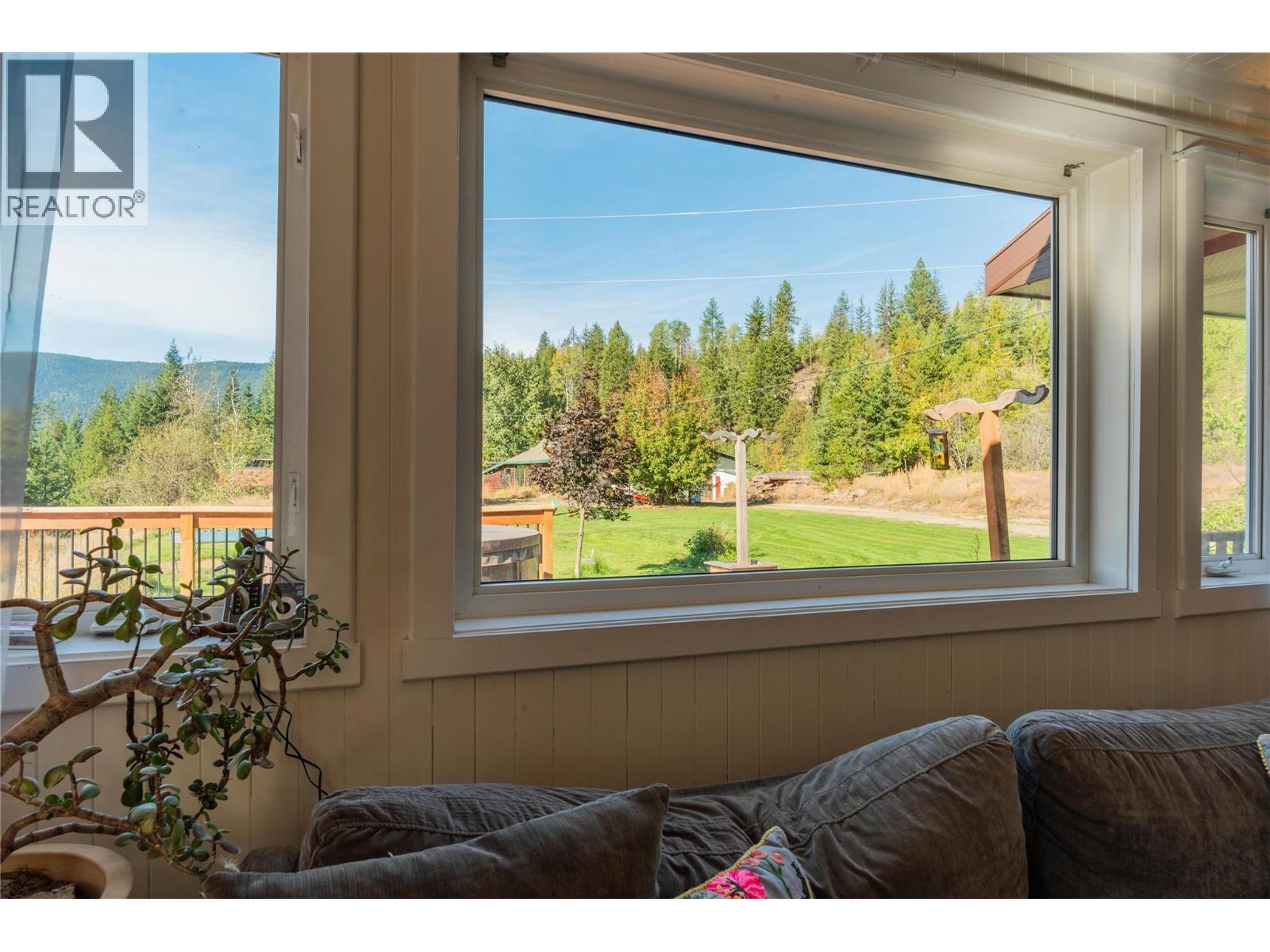 2396 Nault Road, Pass Creek, British Columbia  V1N 4T5 - Photo 35 - 10401860