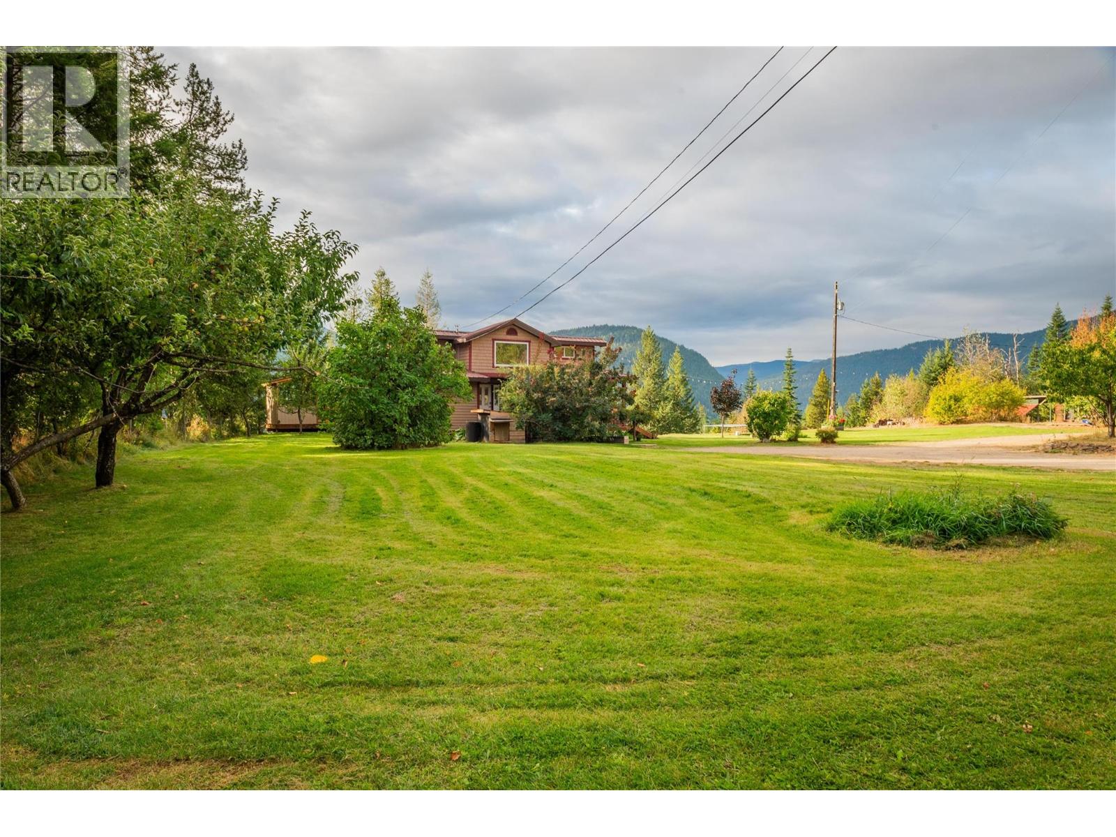 2396 Nault Road, Pass Creek, British Columbia  V1N 4T5 - Photo 6 - 10401860