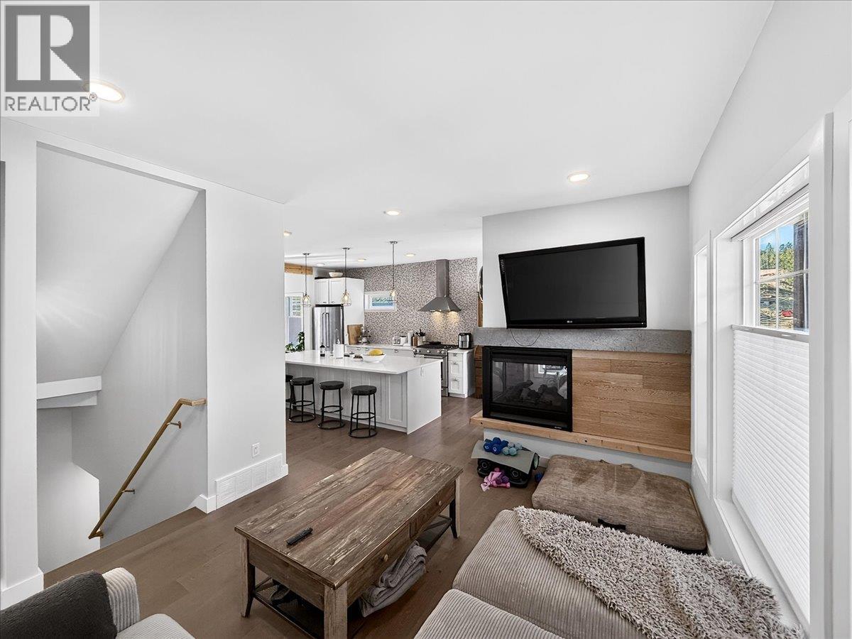 765 Kpokl Road, Invermere, British Columbia  V0A 1K4 - Photo 14 - 10401849