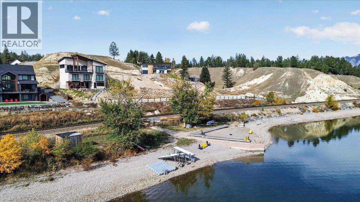 765 Kpokl Road, Invermere, British Columbia  V0A 1K4 - Photo 3 - 10401849